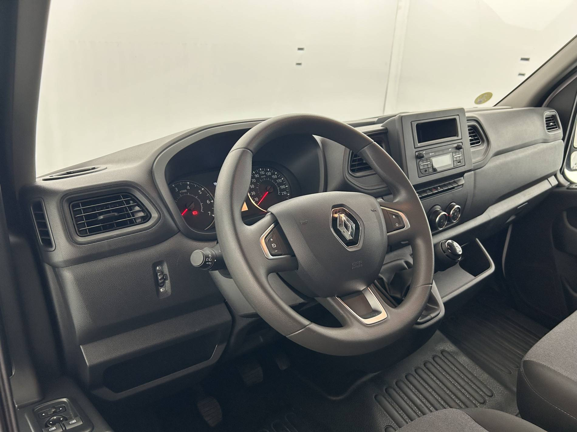 Vente en ligne Renault Master Fourgon MASTER FGN TRAC F3500 L3H3 BLUE DCI 135 au prix de 26 490 €