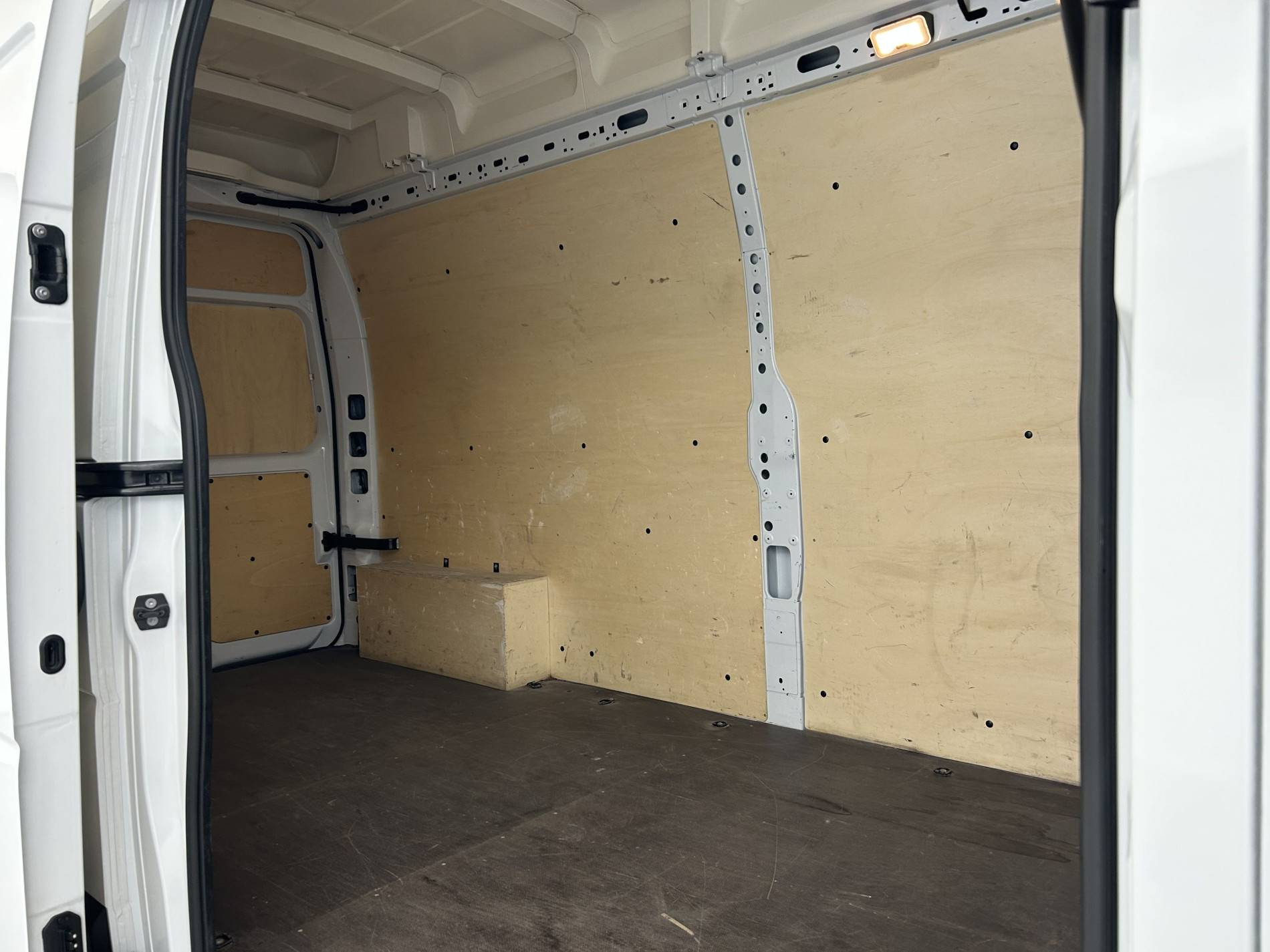 Vente en ligne Renault Master Fourgon MASTER FGN TRAC F3500 L3H3 BLUE DCI 135 au prix de 26 490 €
