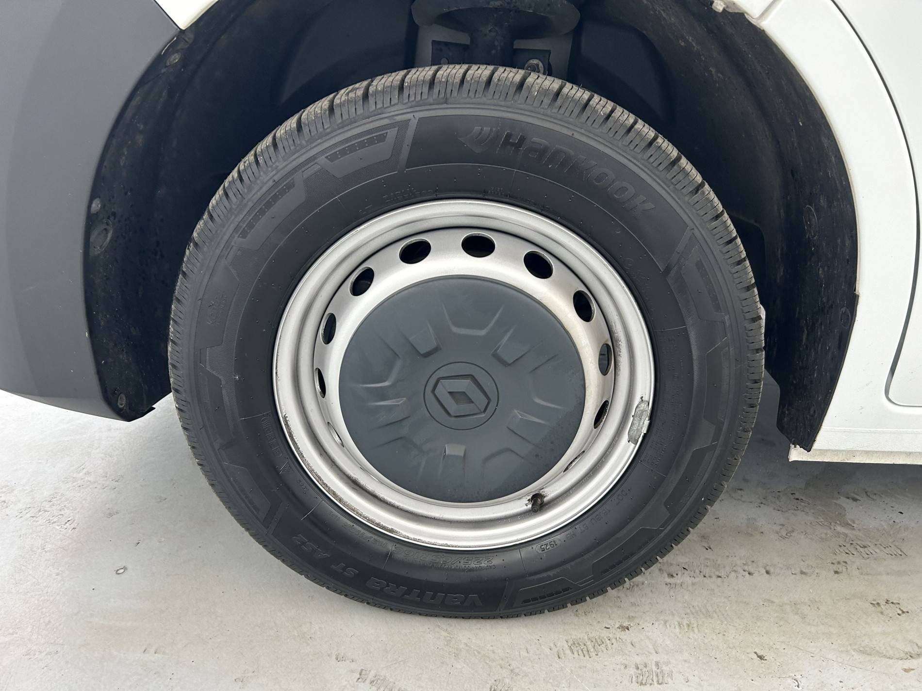Vente en ligne Renault Master Fourgon MASTER FGN TRAC F3500 L3H3 BLUE DCI 135 au prix de 26 490 €
