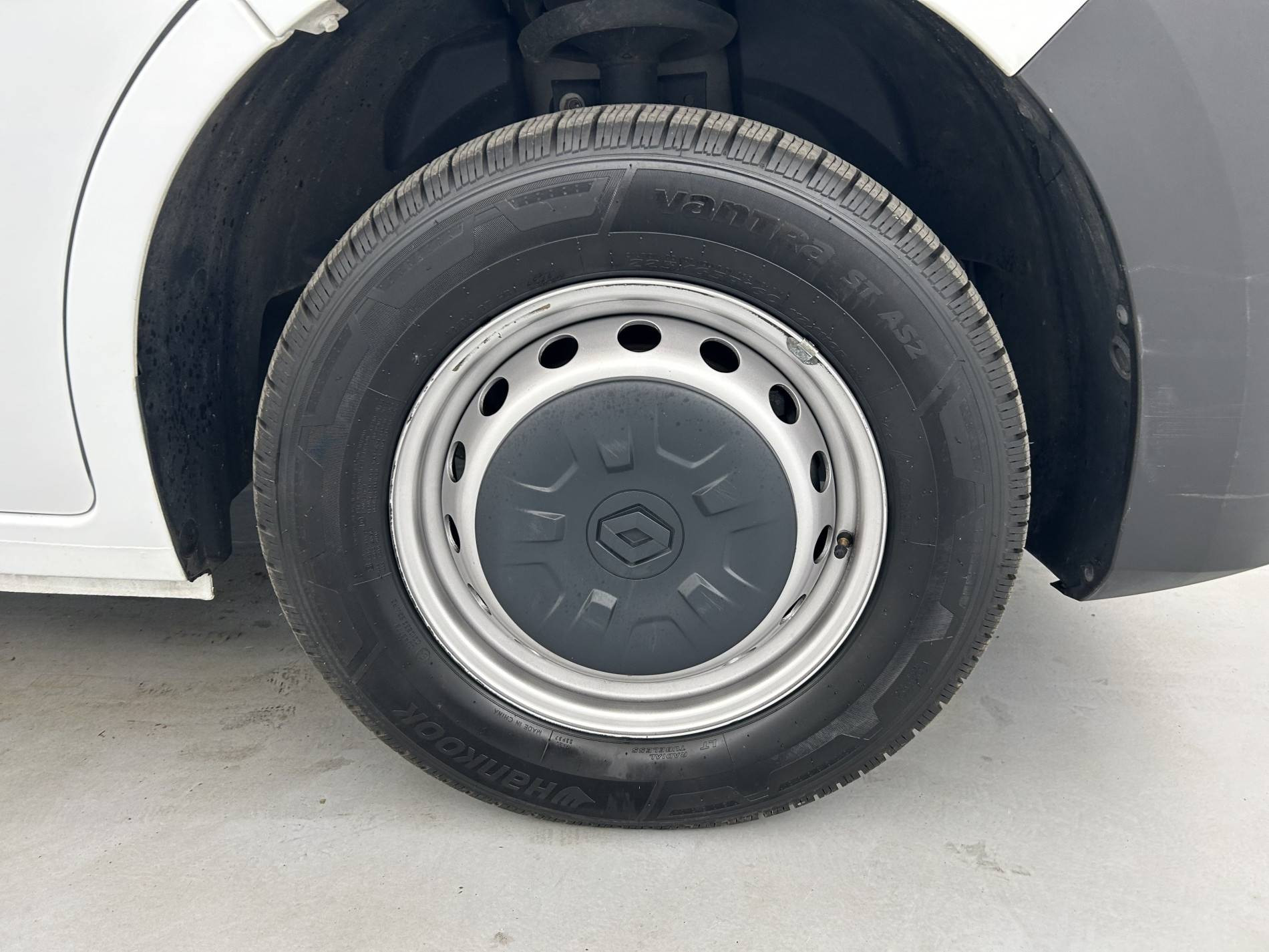 Vente en ligne Renault Master Fourgon MASTER FGN TRAC F3500 L3H3 BLUE DCI 135 au prix de 26 490 €