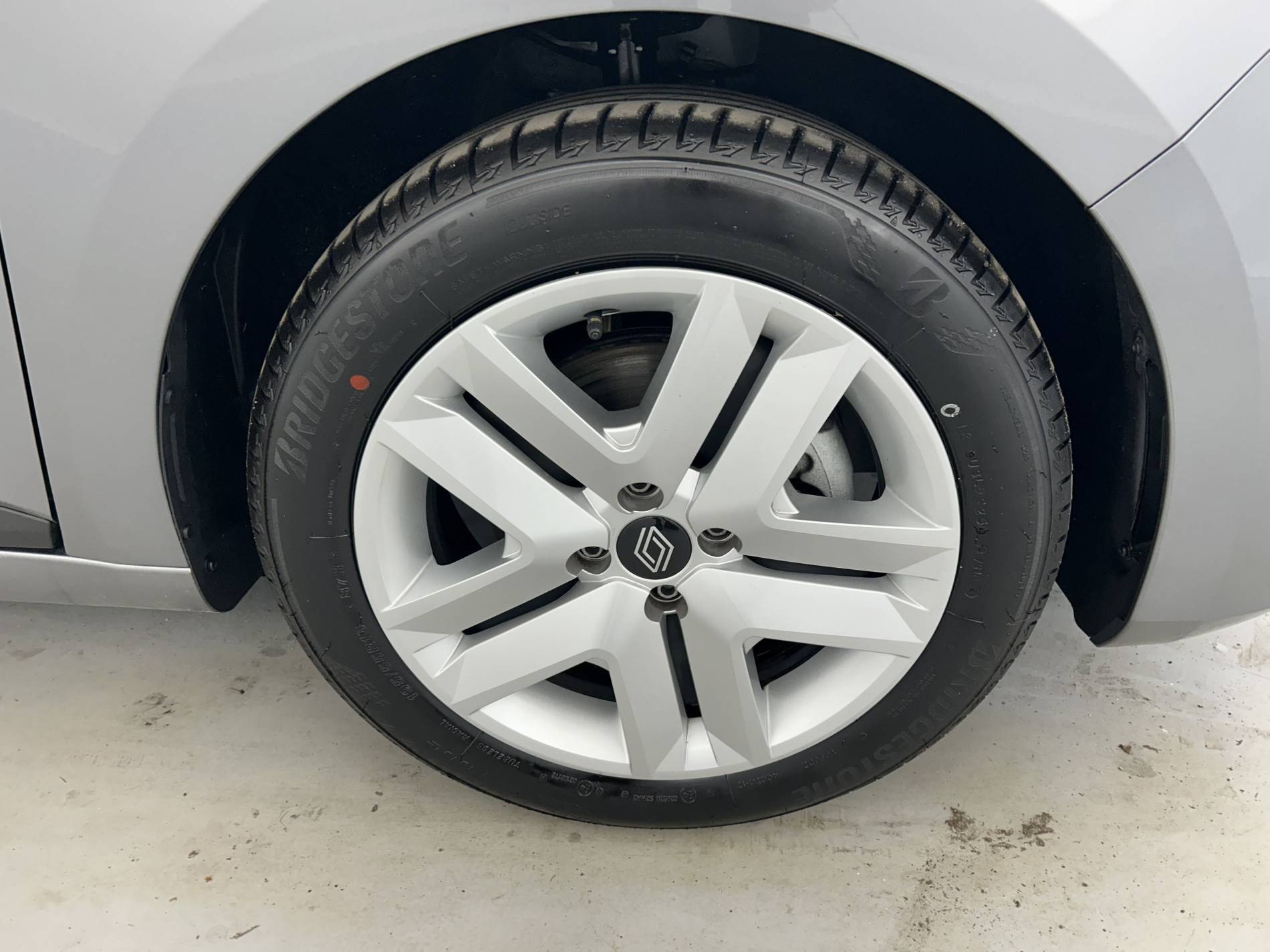 Vente en ligne Renault Clio 5 Clio Blue dCi 100 ch GSR2 au prix de 18 390 €