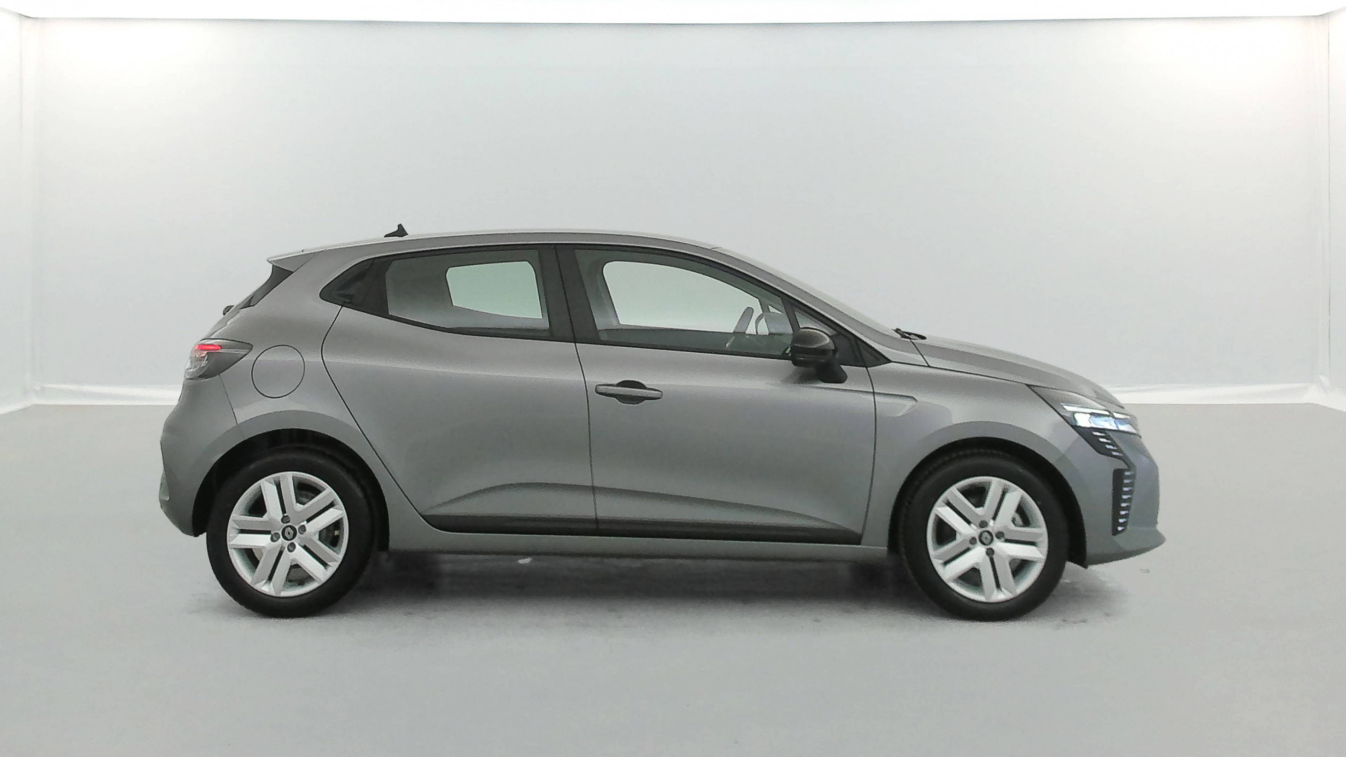 Vente en ligne Renault Clio 5 Clio Blue dCi 100 ch GSR2 au prix de 18 390 €