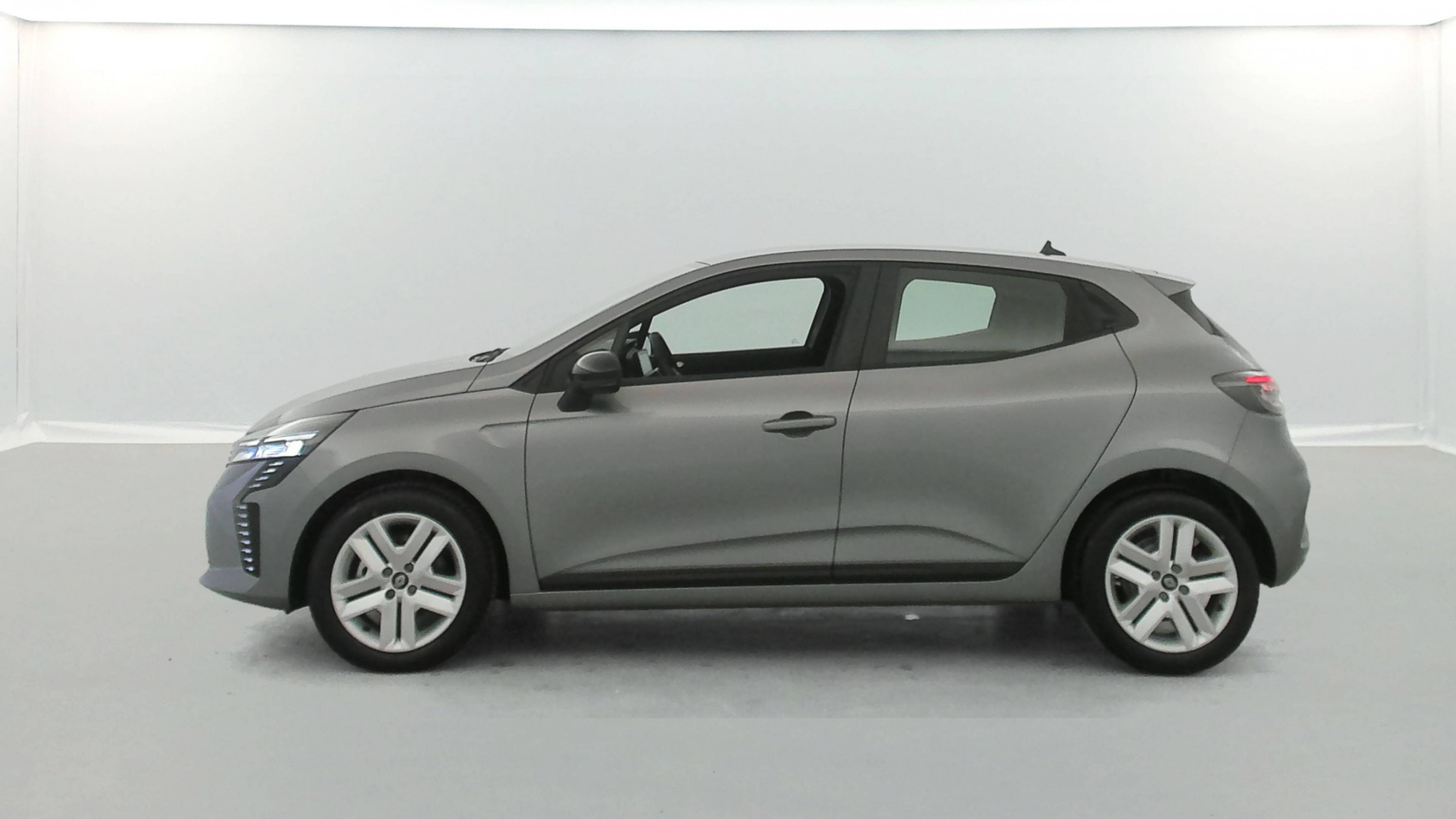 Vente en ligne Renault Clio 5 Clio Blue dCi 100 ch GSR2 au prix de 18 390 €