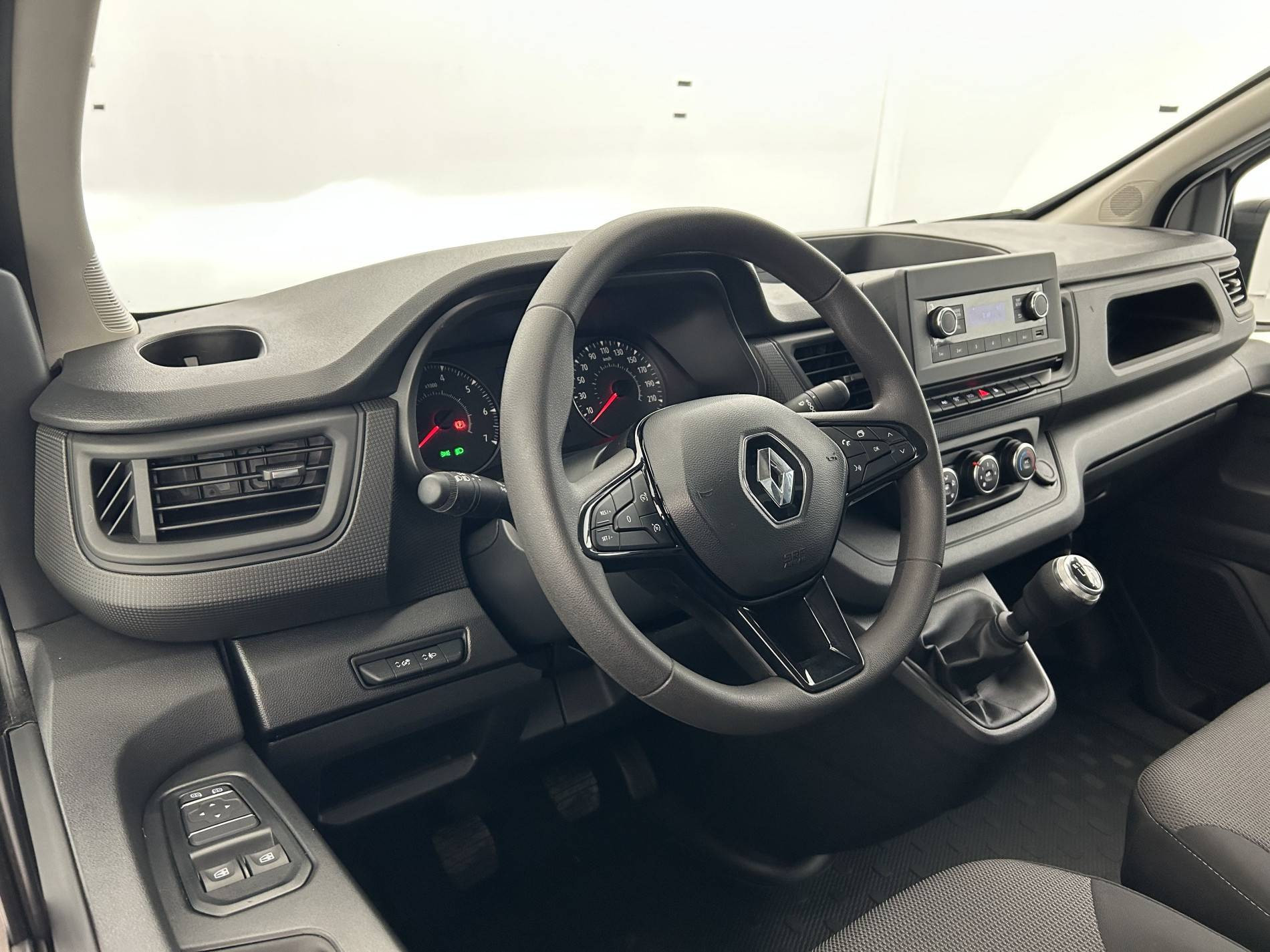 Vente en ligne Renault Trafic 3 Fourgon TRAFIC FG BLUE DCI 130 L1H1 3T GSR2 au prix de 21 990 €