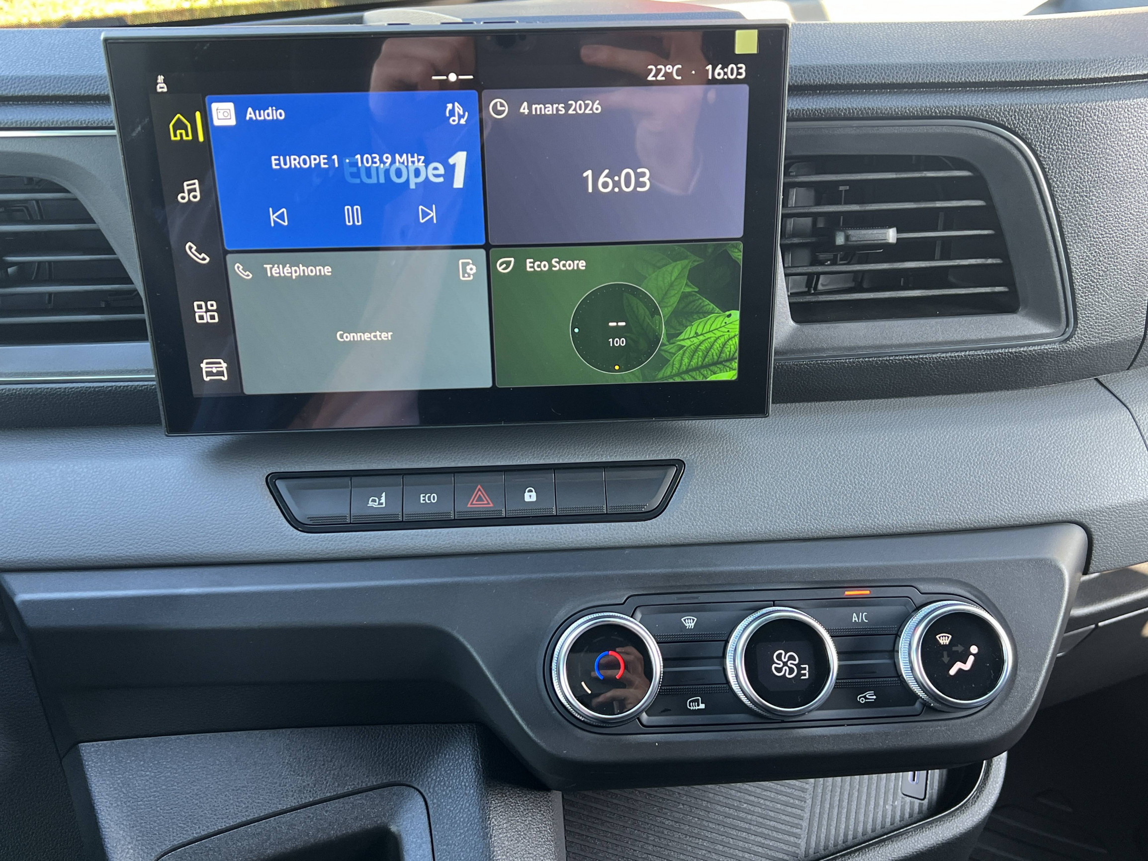 Vente en ligne Renault Master E-Tech MASTER ELECTRIQUE FG GRANDE AUTONOMIE L2H2 3T5 au prix de 48 080 €