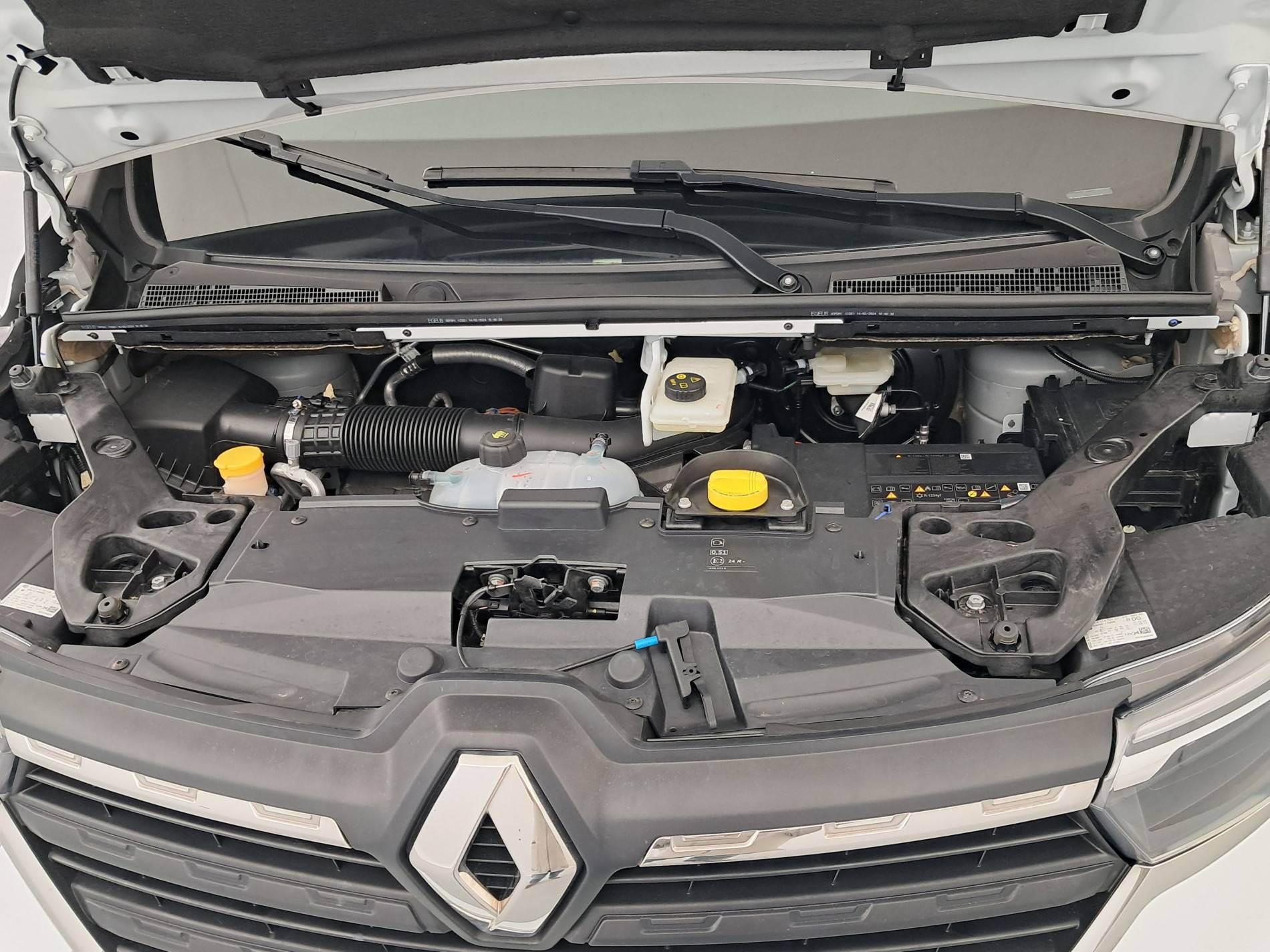 Vente en ligne Renault Trafic 3 Fourgon TRAFIC FG BLUE DCI 130 L1H1 3T GSR2 au prix de 21 990 €