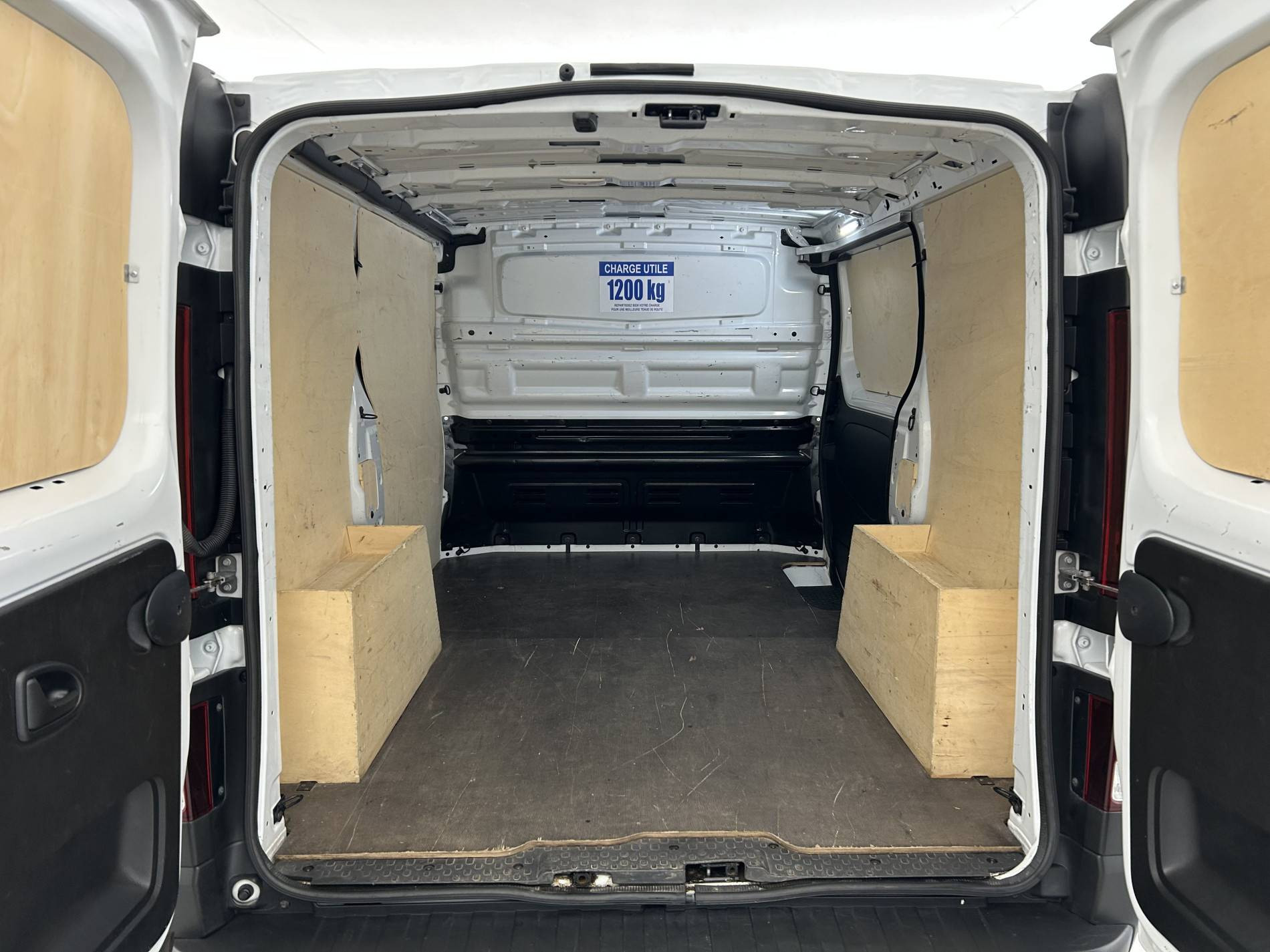 Vente en ligne Renault Trafic 3 Fourgon TRAFIC FG BLUE DCI 130 L1H1 3T GSR2 au prix de 21 990 €