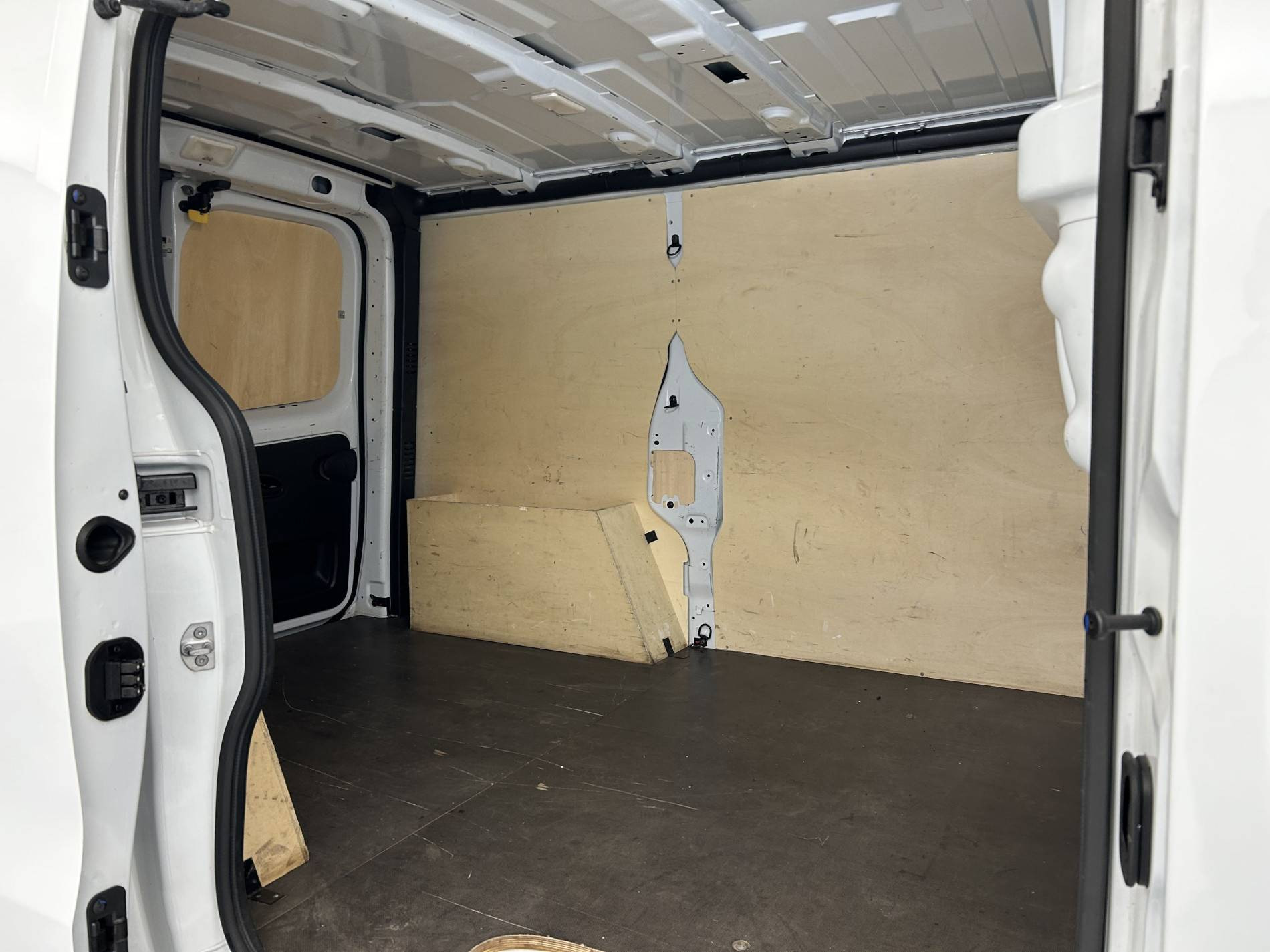 Vente en ligne Renault Trafic 3 Fourgon TRAFIC FG BLUE DCI 130 L1H1 3T GSR2 au prix de 21 990 €