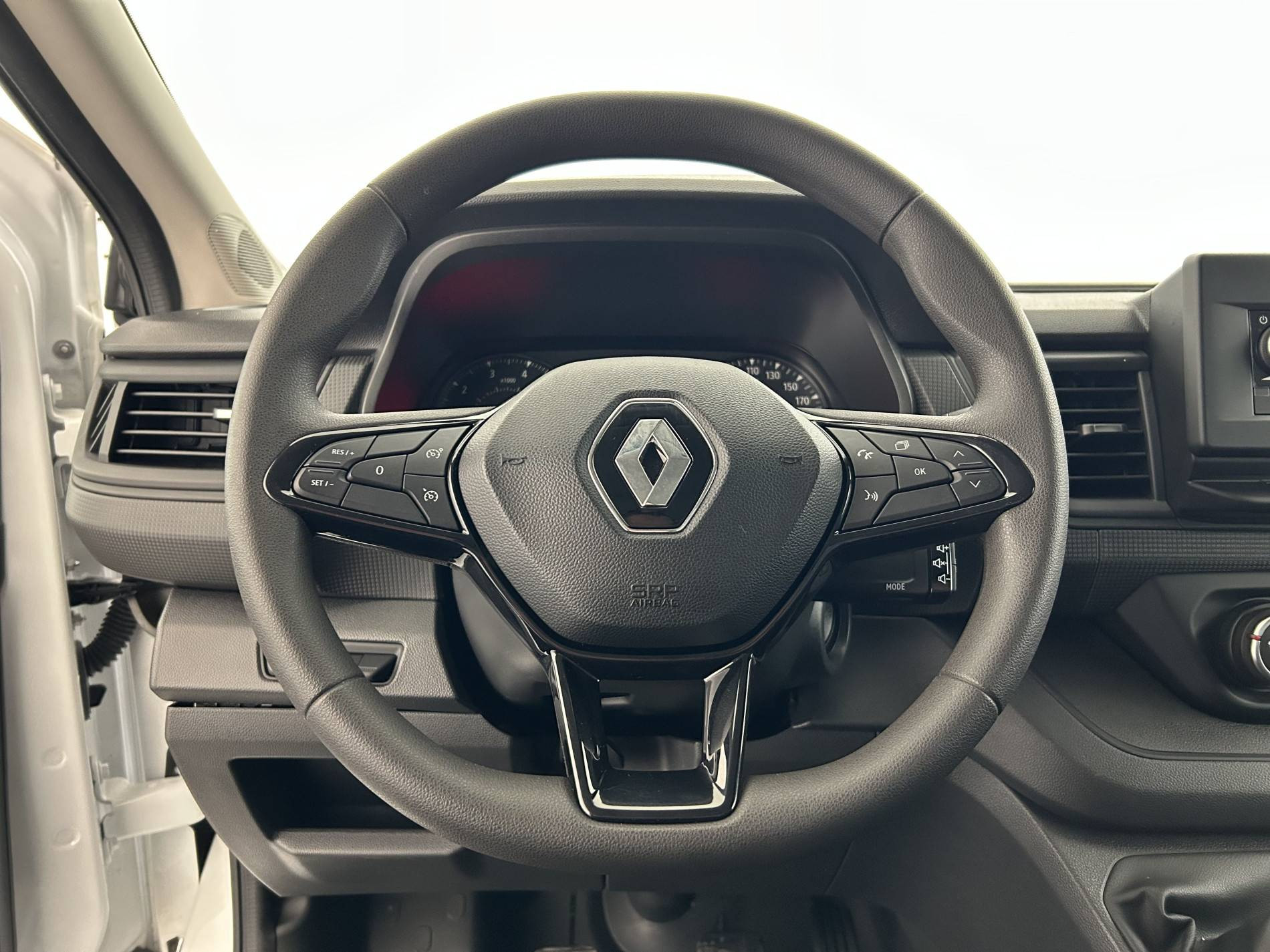 Vente en ligne Renault Trafic 3 Fourgon TRAFIC FG BLUE DCI 130 L1H1 3T GSR2 au prix de 21 137 €