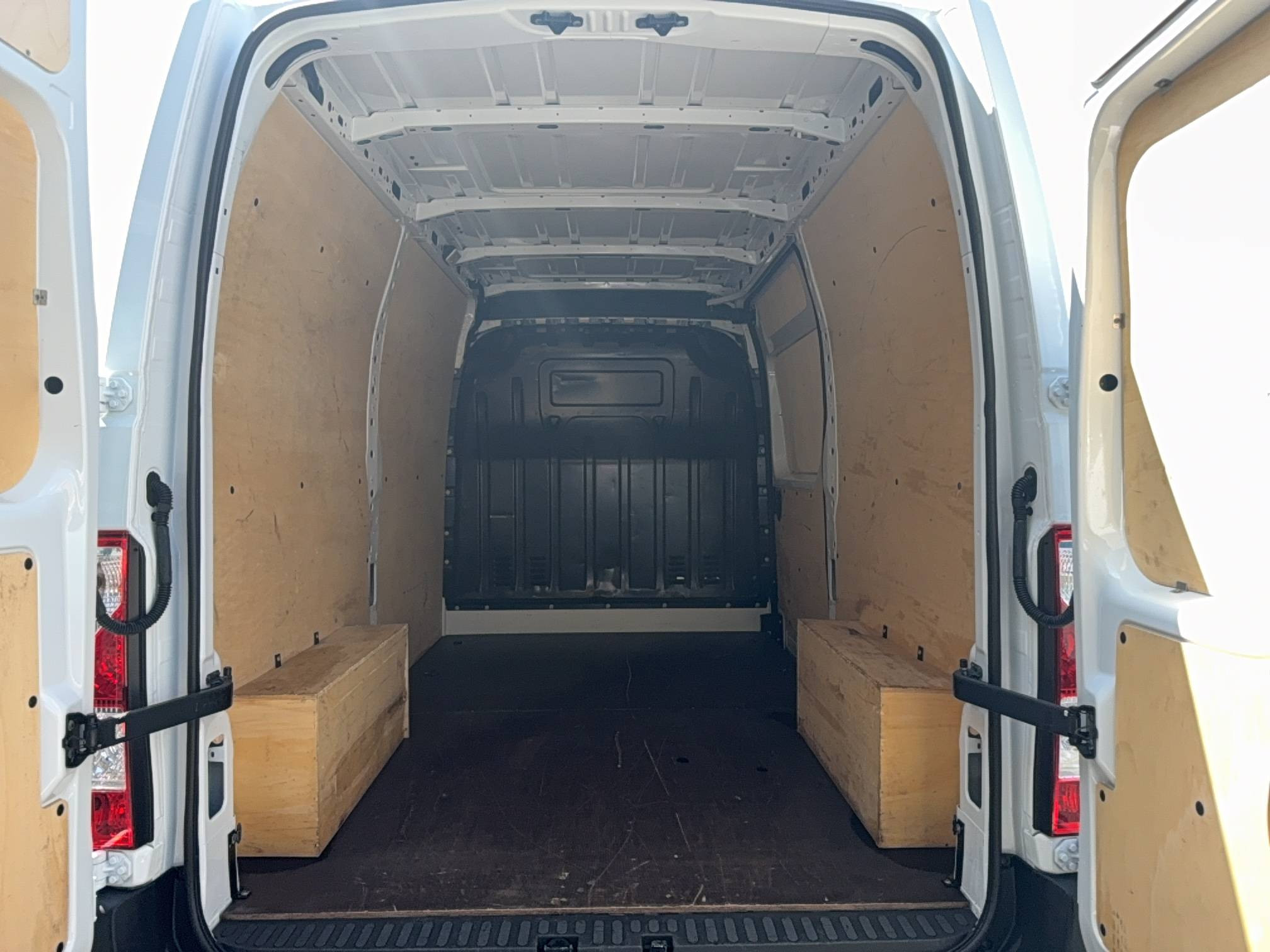 Vente en ligne Renault Master Fourgon MASTER FGN TRAC F3500 L2H2 BLUE DCI 135 au prix de 25 990 €
