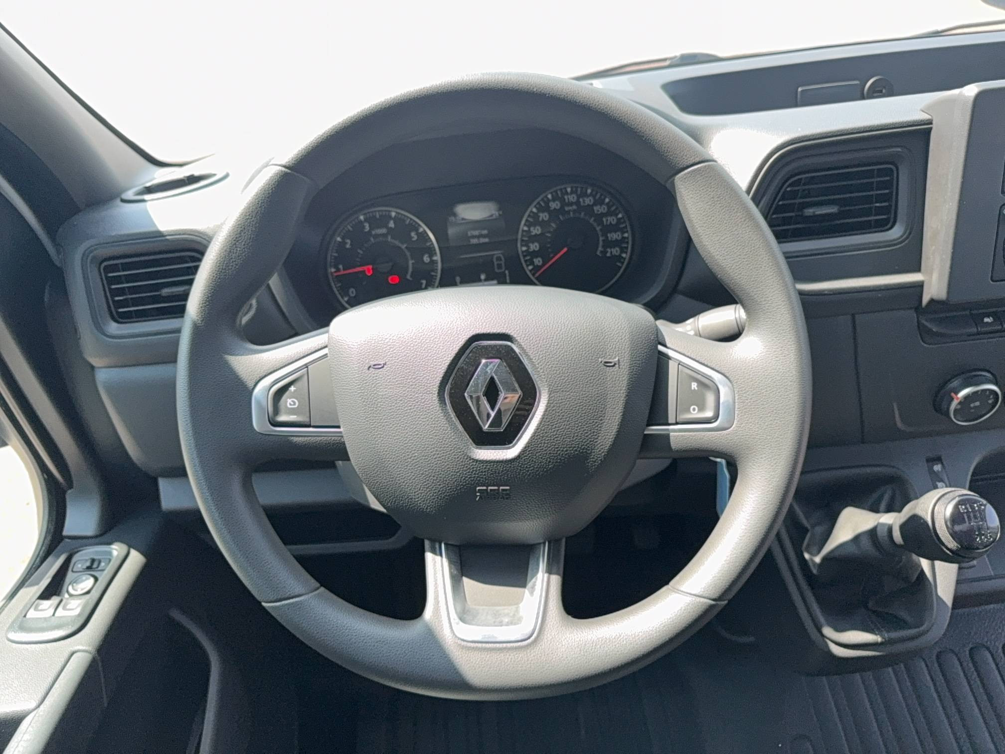 Vente en ligne Renault Master Fourgon MASTER FGN TRAC F3500 L2H2 BLUE DCI 135 au prix de 25 990 €