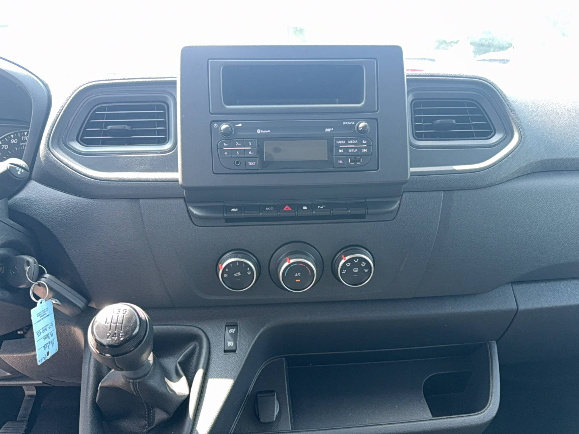 Vente en ligne Renault Master Fourgon MASTER FGN TRAC F3500 L2H2 BLUE DCI 135 au prix de 25 990 €