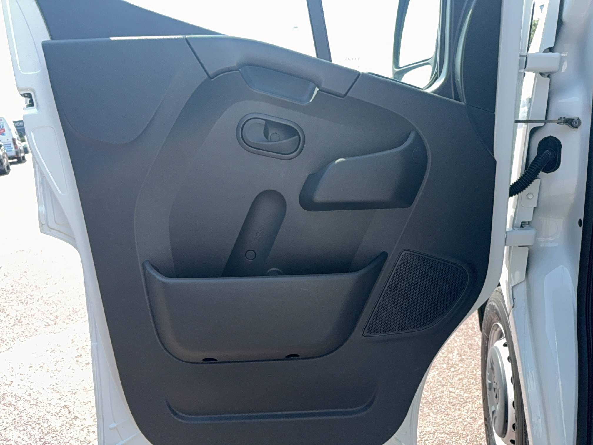 Vente en ligne Renault Master Fourgon MASTER FGN TRAC F3500 L2H2 BLUE DCI 135 au prix de 25 990 €