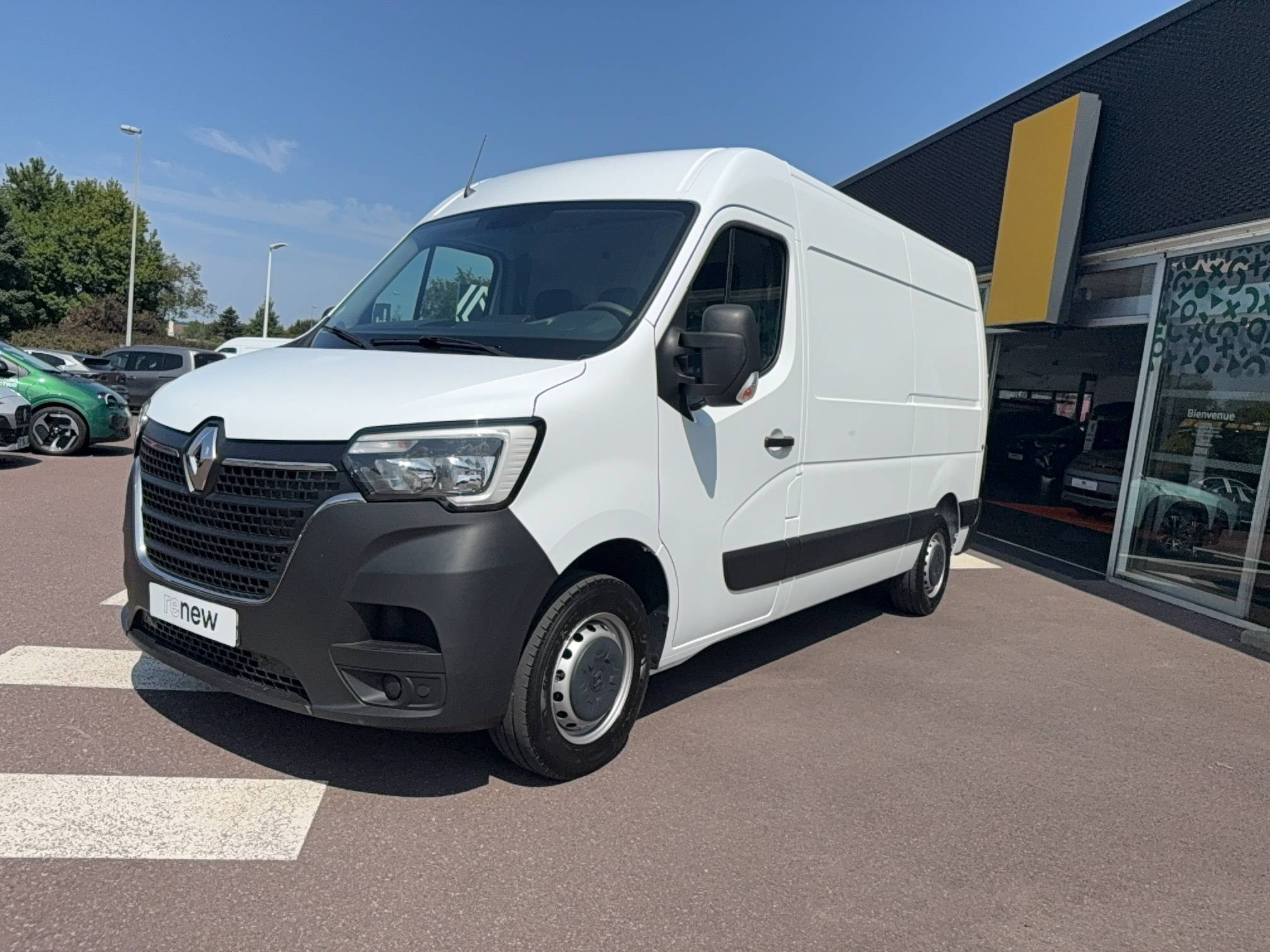 Renault Master Fourgon MASTER FGN TRAC F3500 L2H2 BLUE DCI 135 occasion de 2023 en vente à Saint-Lô