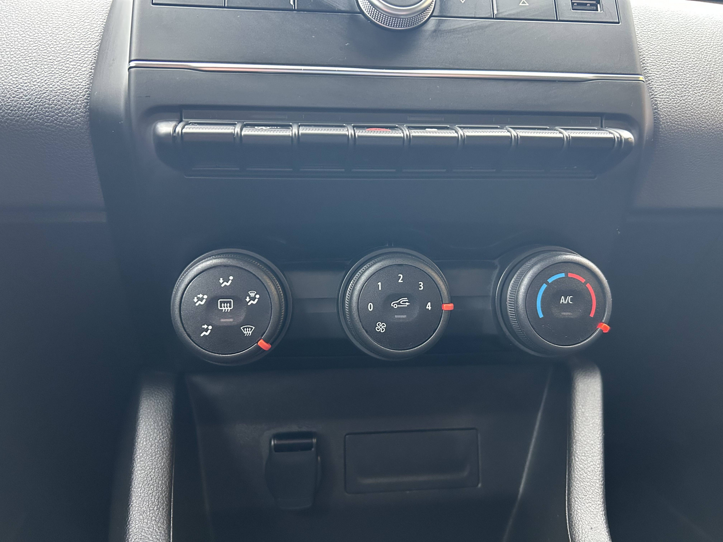 Vente en ligne Renault Clio 5 Clio SCe 65 au prix de 12 753 €