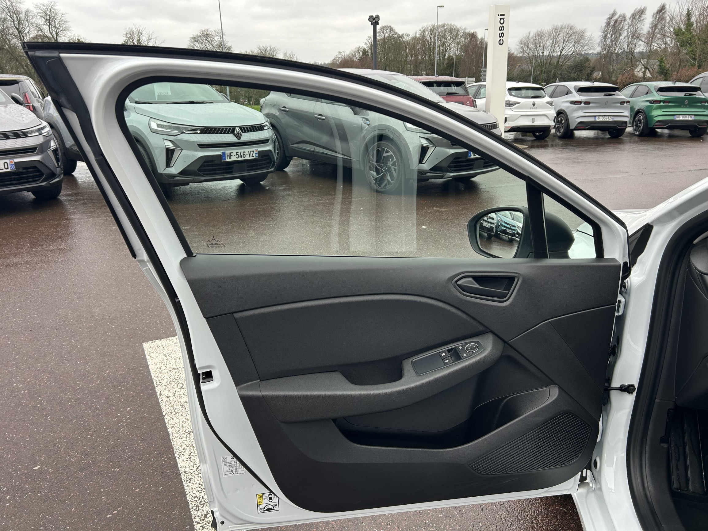Vente en ligne Renault Clio 5 Clio SCe 65 au prix de 12 753 €