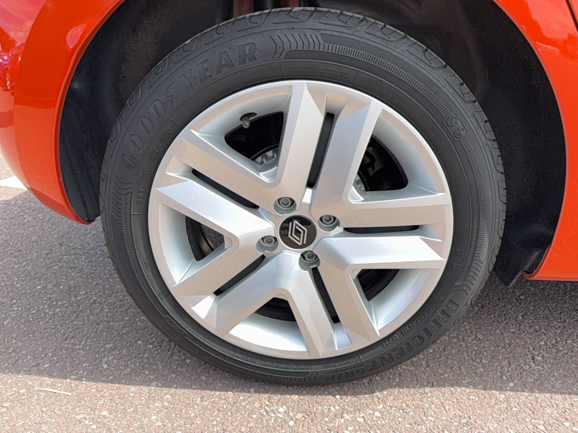 Vente en ligne Renault Clio 5 Clio TCe 100 GPL au prix de 15 470 €