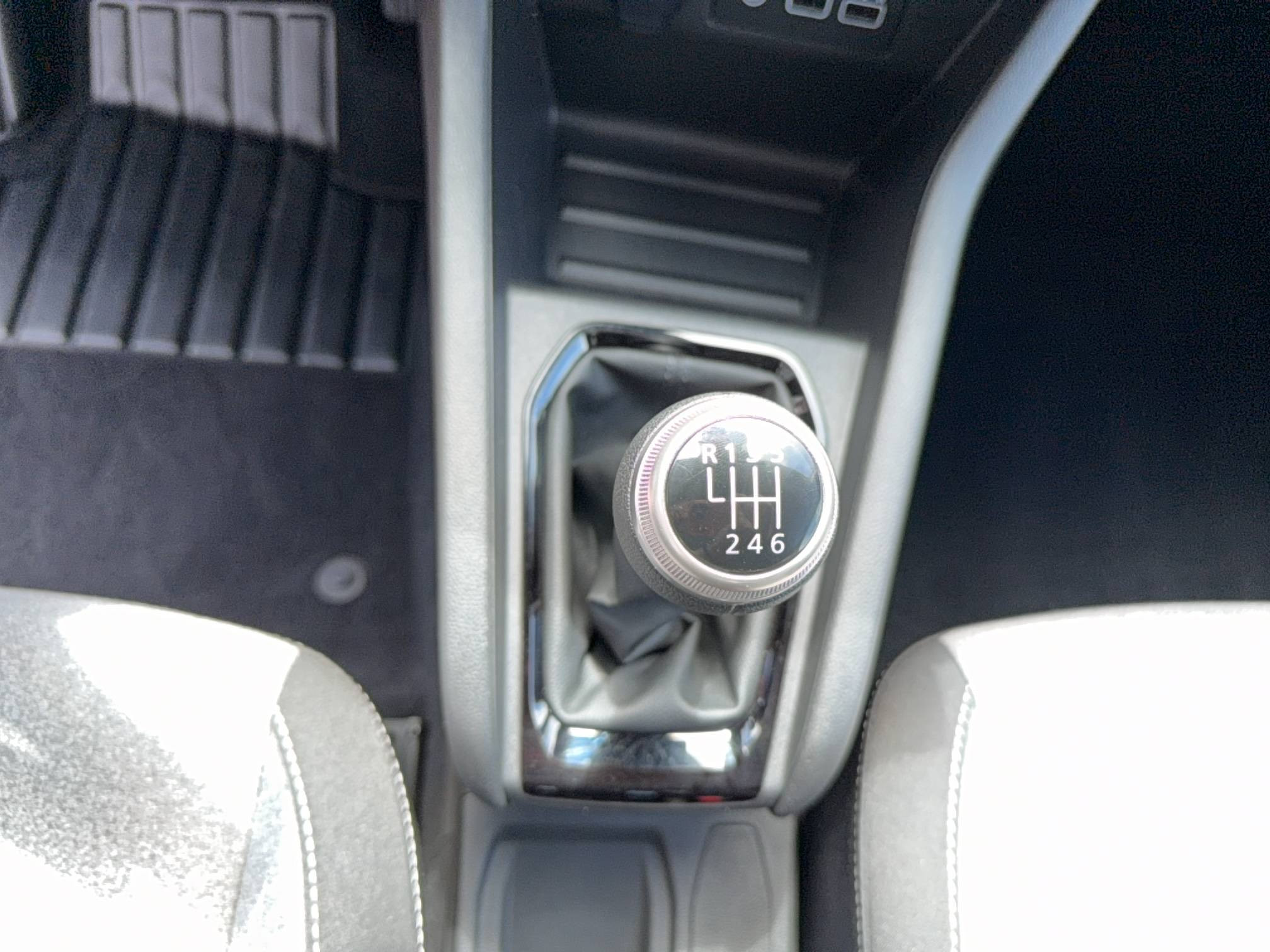 Vente en ligne Renault Clio 5 Clio TCe 100 GPL au prix de 15 470 €
