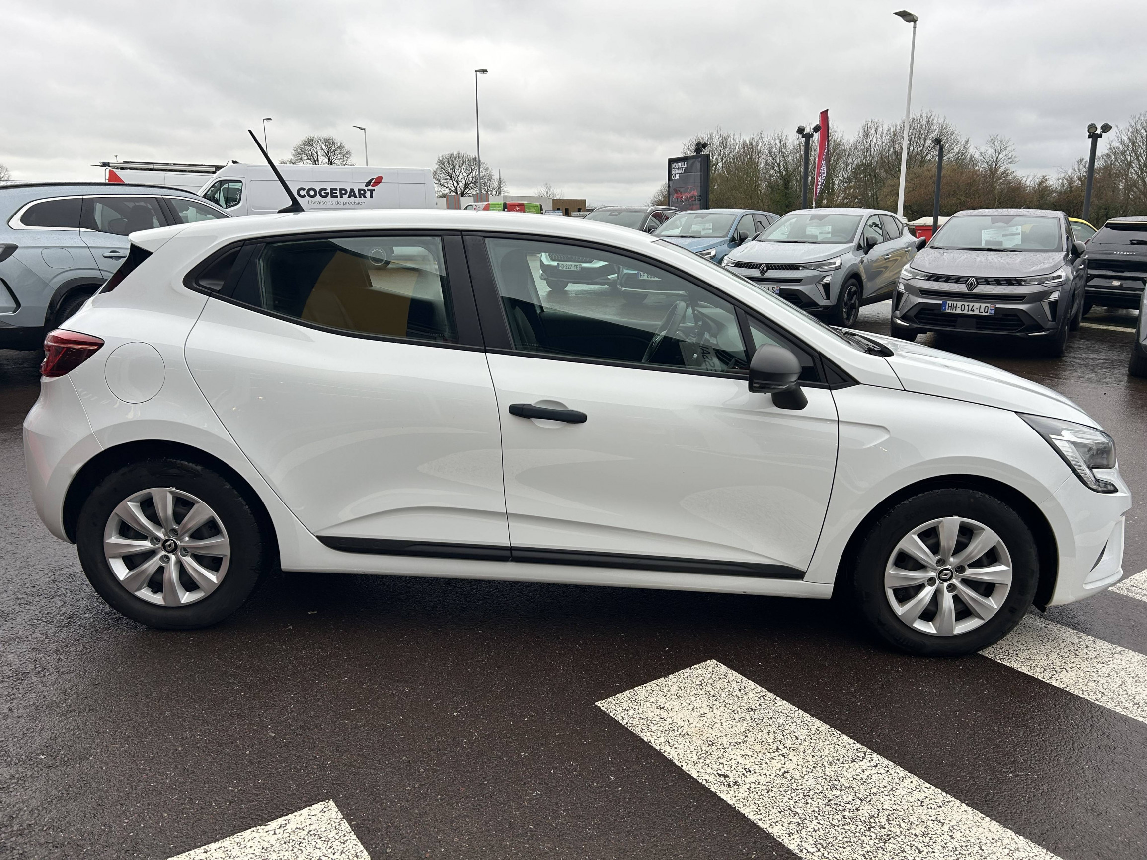 Vente en ligne Renault Clio 5 Clio SCe 65 au prix de 12 753 €