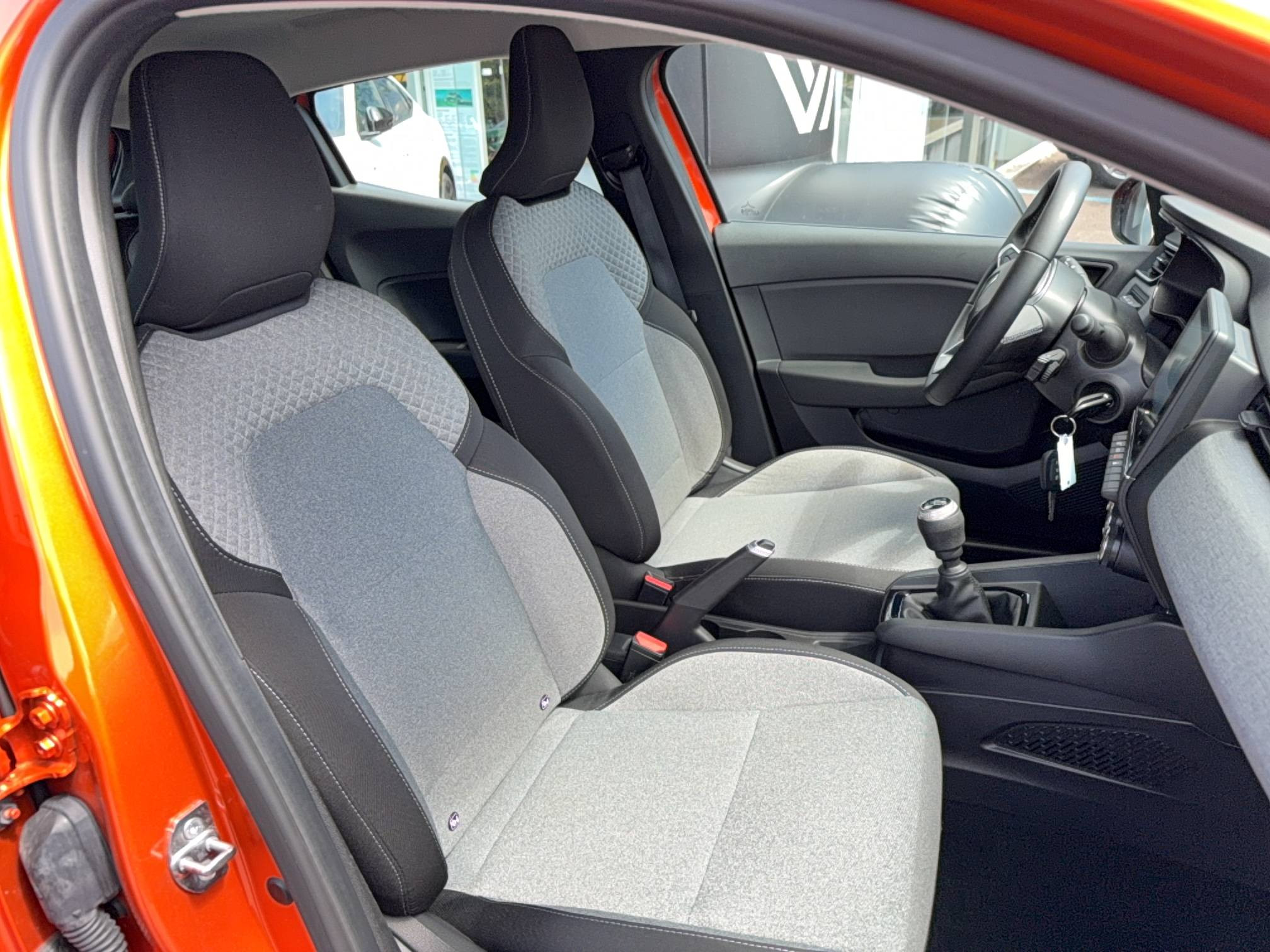 Vente en ligne Renault Clio 5 Clio TCe 100 GPL au prix de 15 470 €