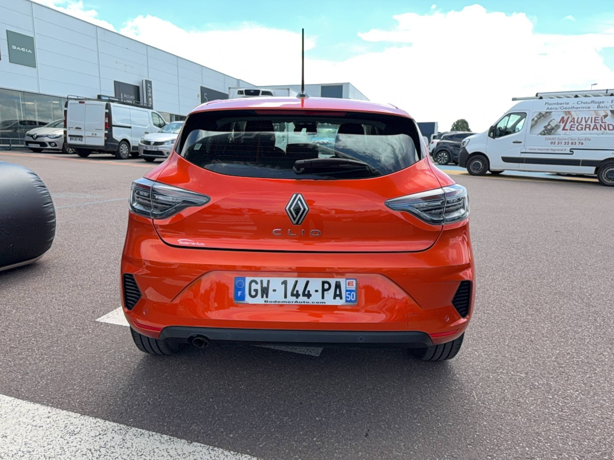 Vente en ligne Renault Clio 5 Clio TCe 100 GPL au prix de 15 470 €