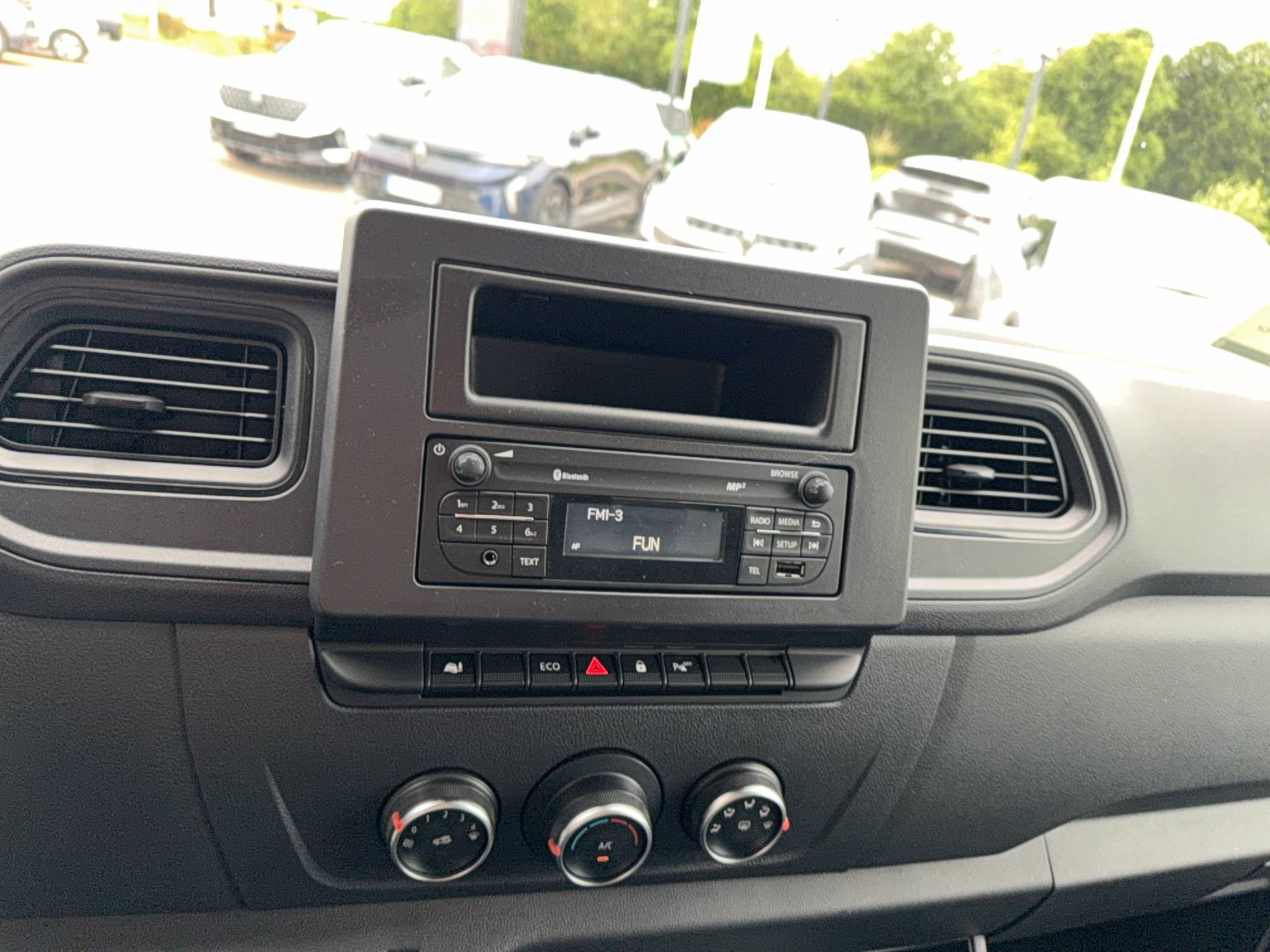 Vente en ligne Renault Master Fourgon MASTER FGN TRAC F3500 L2H2 BLUE DCI 135 au prix de 26 990 €
