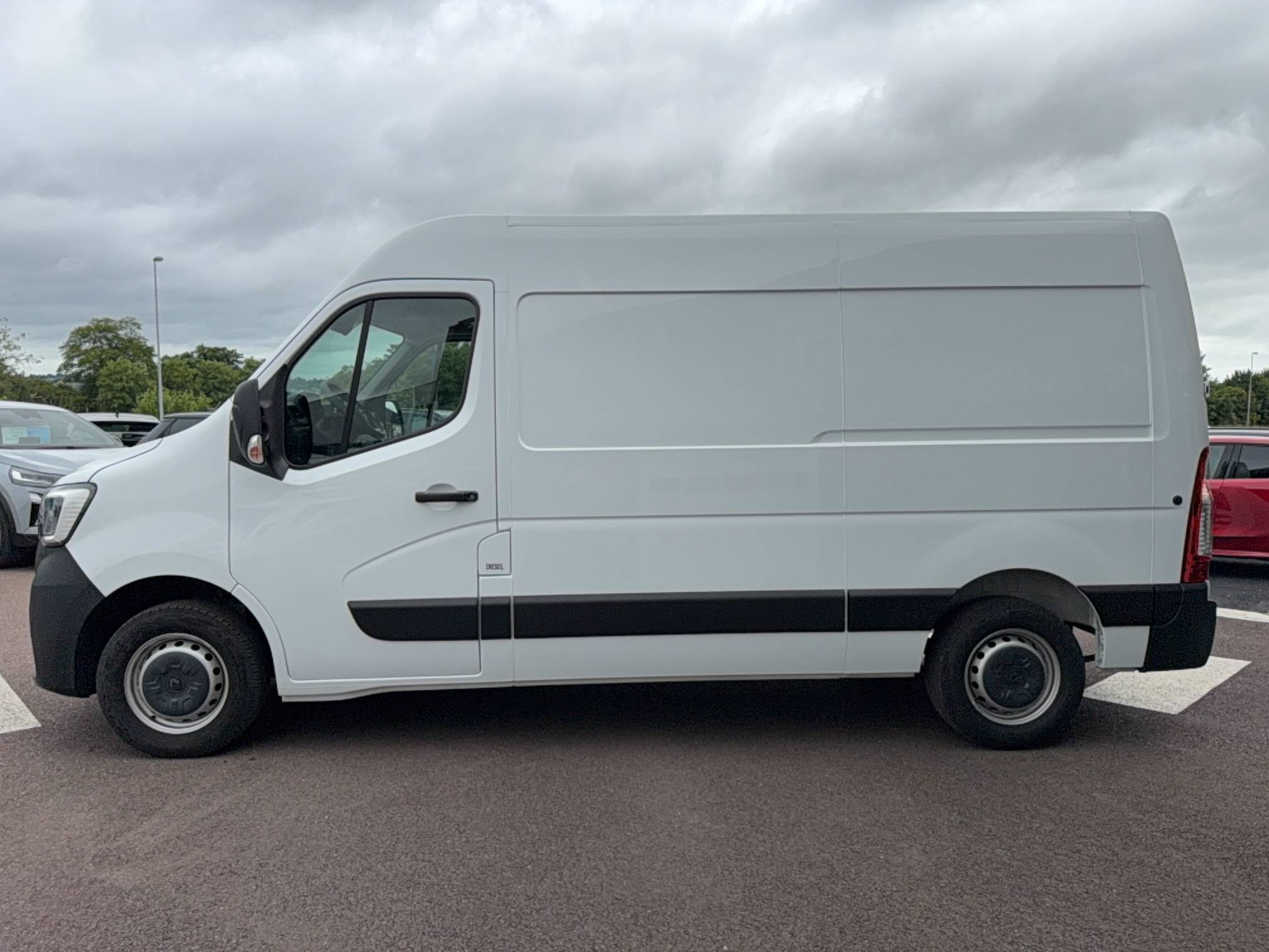 Vente en ligne Renault Master Fourgon MASTER FGN TRAC F3500 L2H2 BLUE DCI 135 au prix de 26 990 €