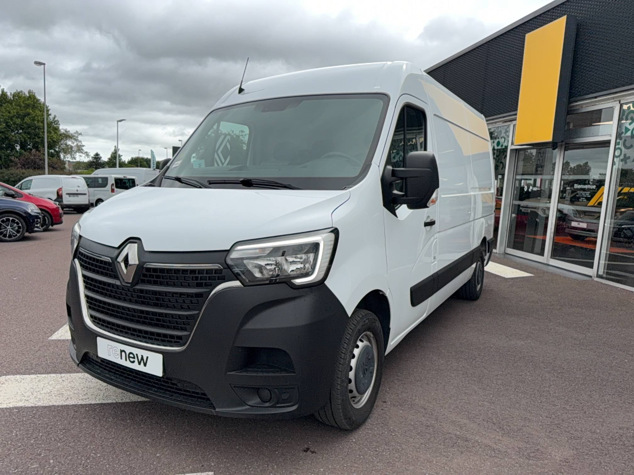 Renault Master Fourgon MASTER FGN TRAC F3500 L2H2 BLUE DCI 135 occasion de 2024 en vente à Saint-Lô