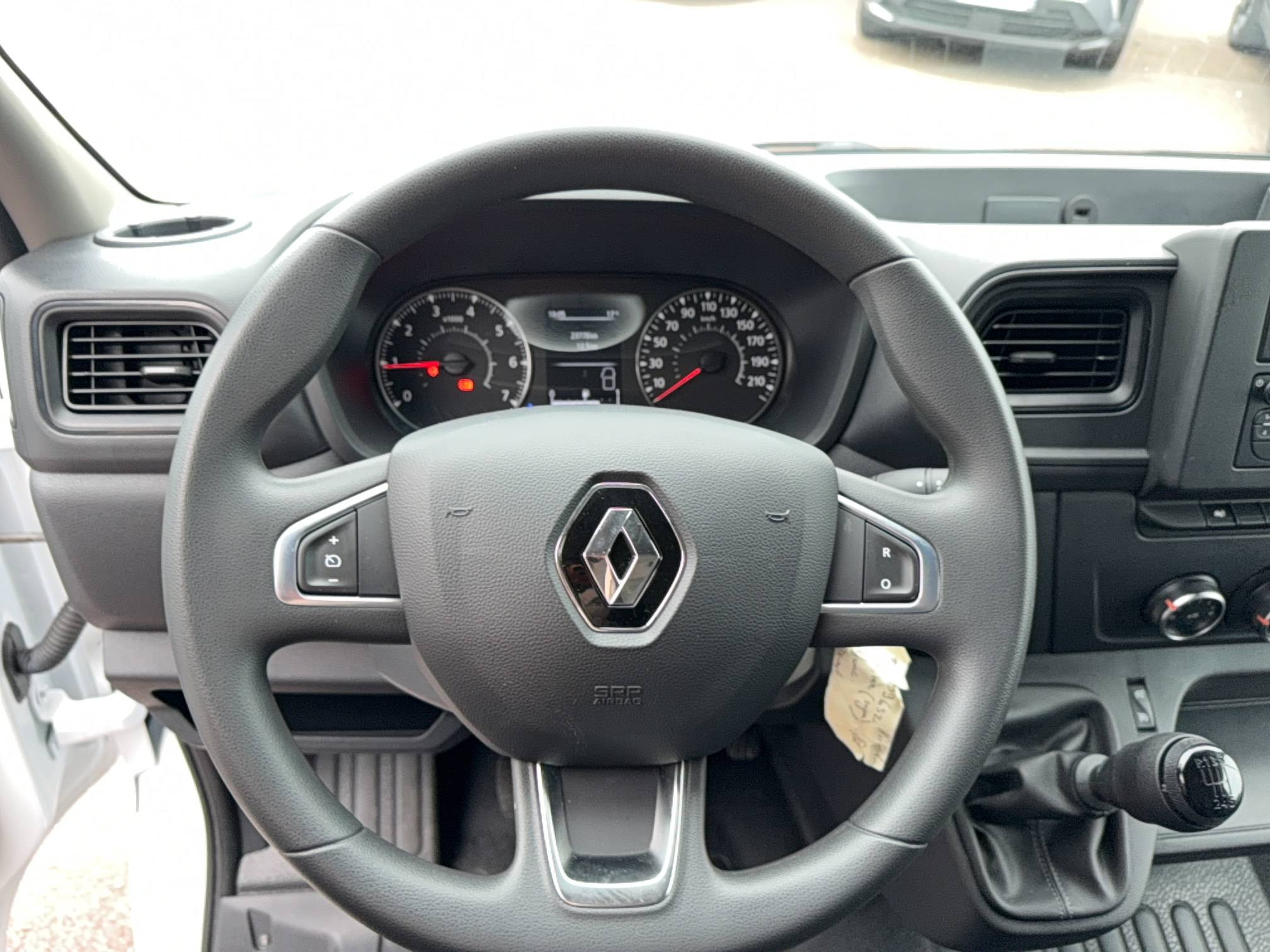 Vente en ligne Renault Master Fourgon MASTER FGN TRAC F3500 L2H2 BLUE DCI 135 au prix de 26 990 €