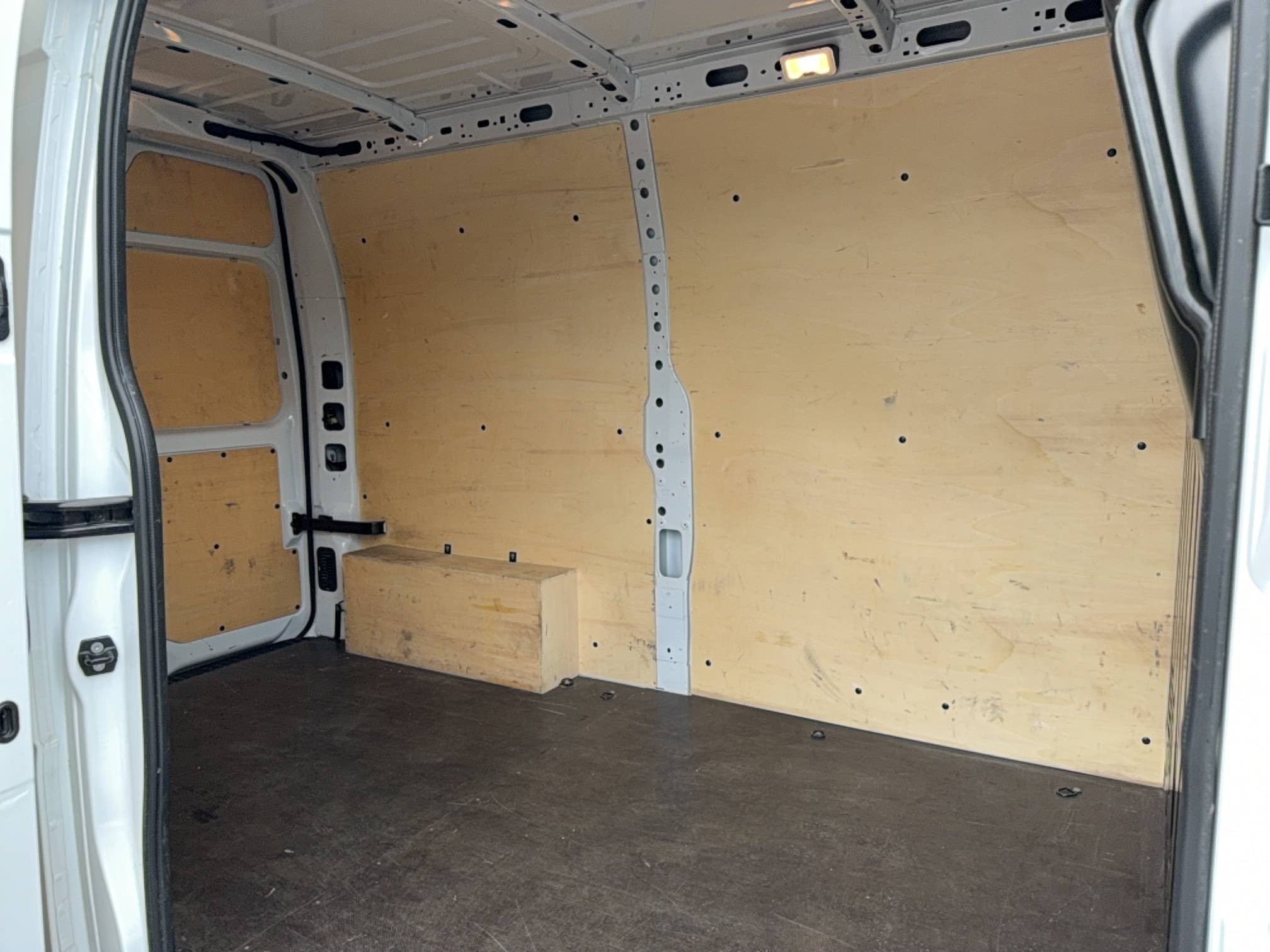 Vente en ligne Renault Master Fourgon MASTER FGN TRAC F3500 L2H2 BLUE DCI 135 au prix de 26 990 €