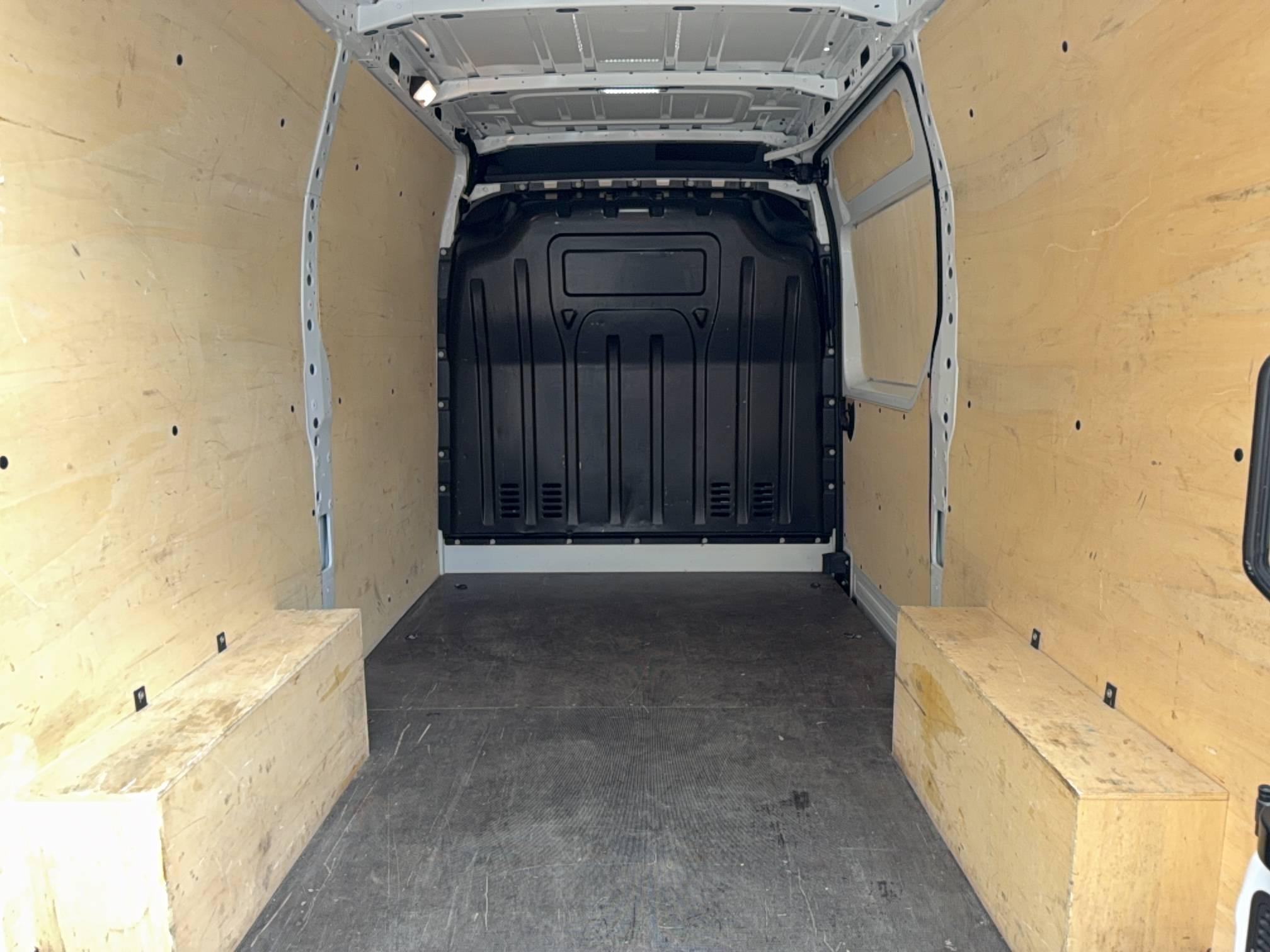 Vente en ligne Renault Master Fourgon MASTER FGN TRAC F3500 L2H2 BLUE DCI 135 au prix de 26 990 €
