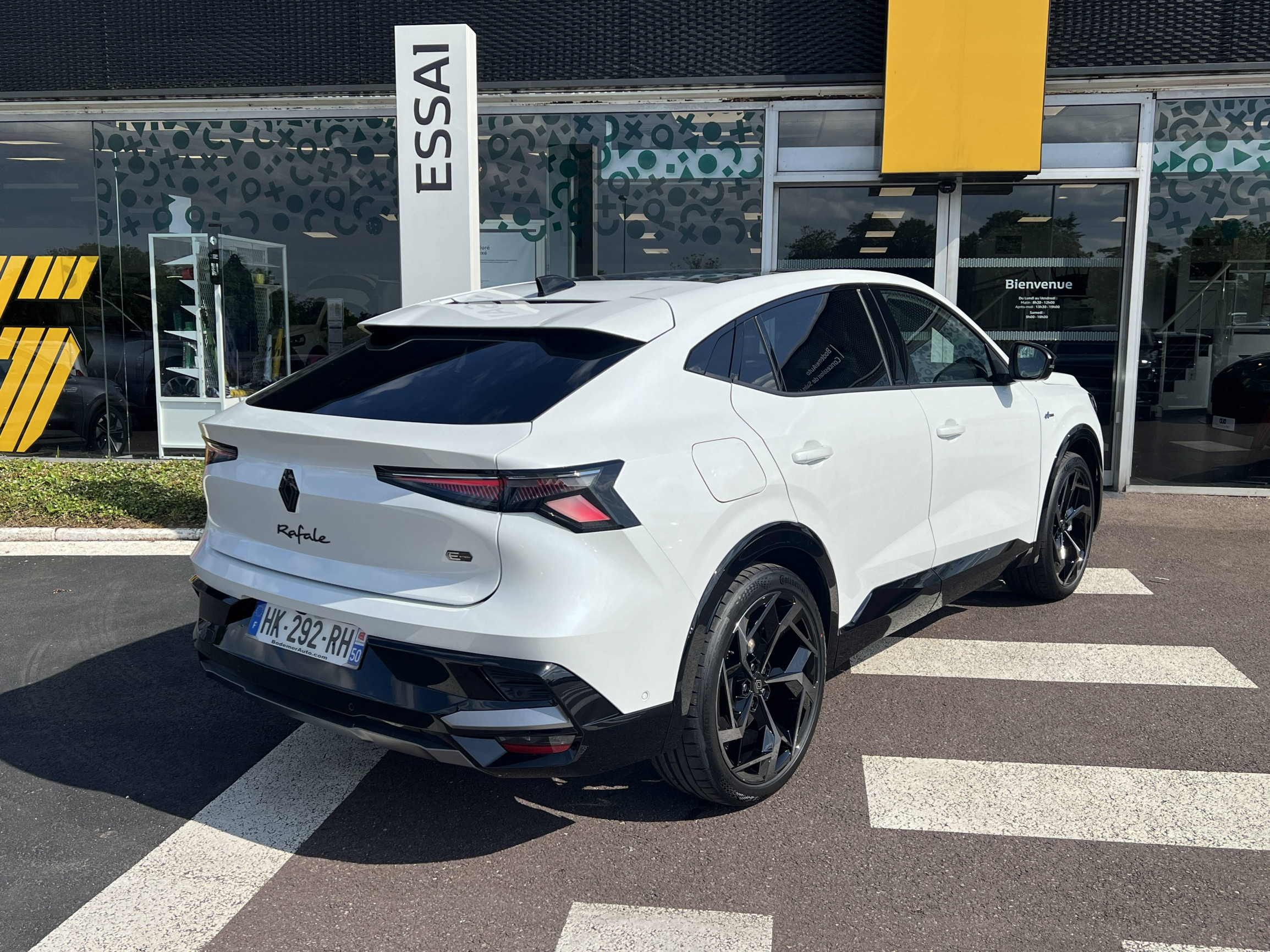 Vente en ligne Renault Rafale  hyper hybrid E-Tech 300 ch 4x4 au prix de 54 990 €