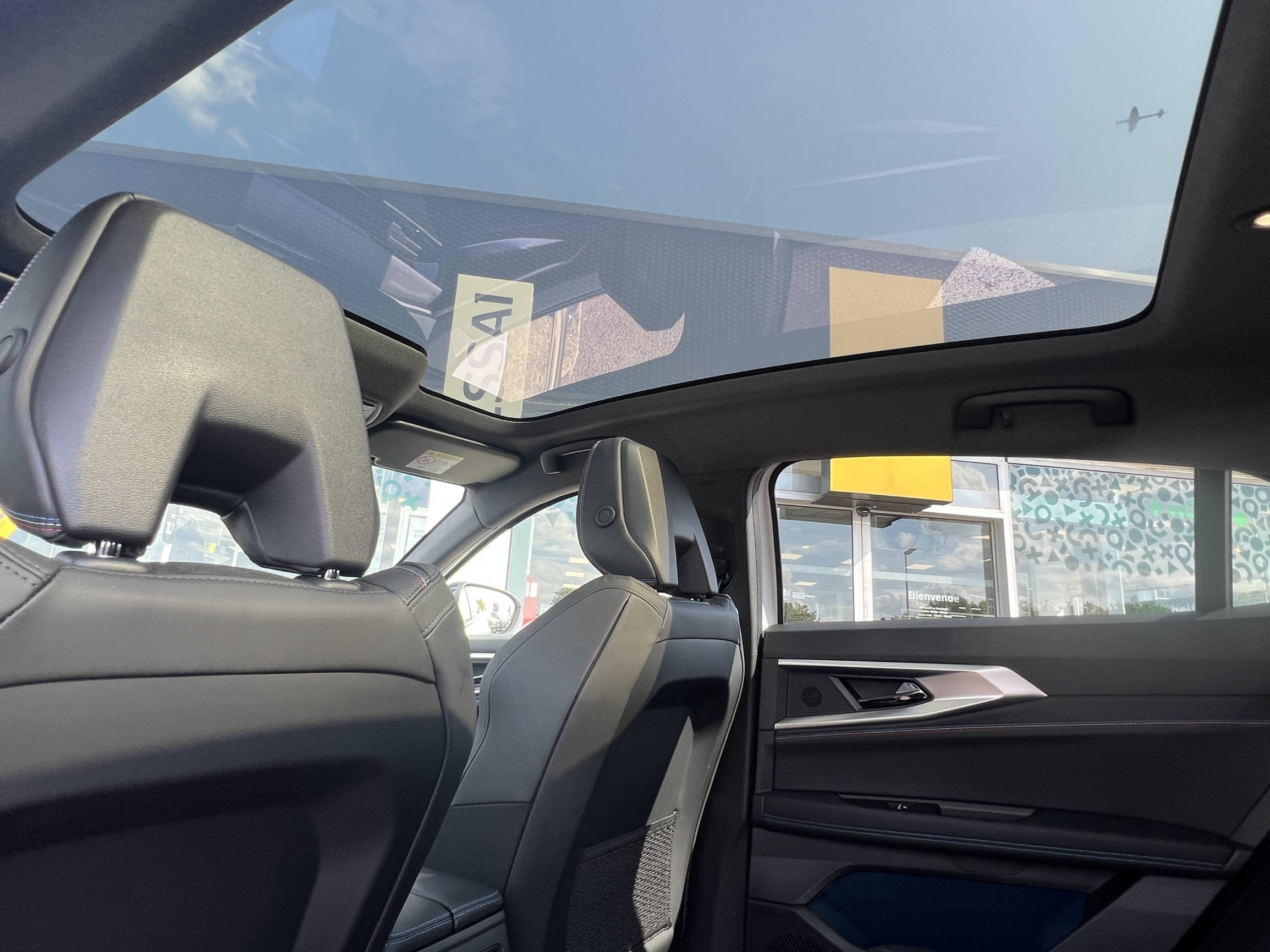 Vente en ligne Renault Rafale  hyper hybrid E-Tech 300 ch 4x4 au prix de 54 990 €