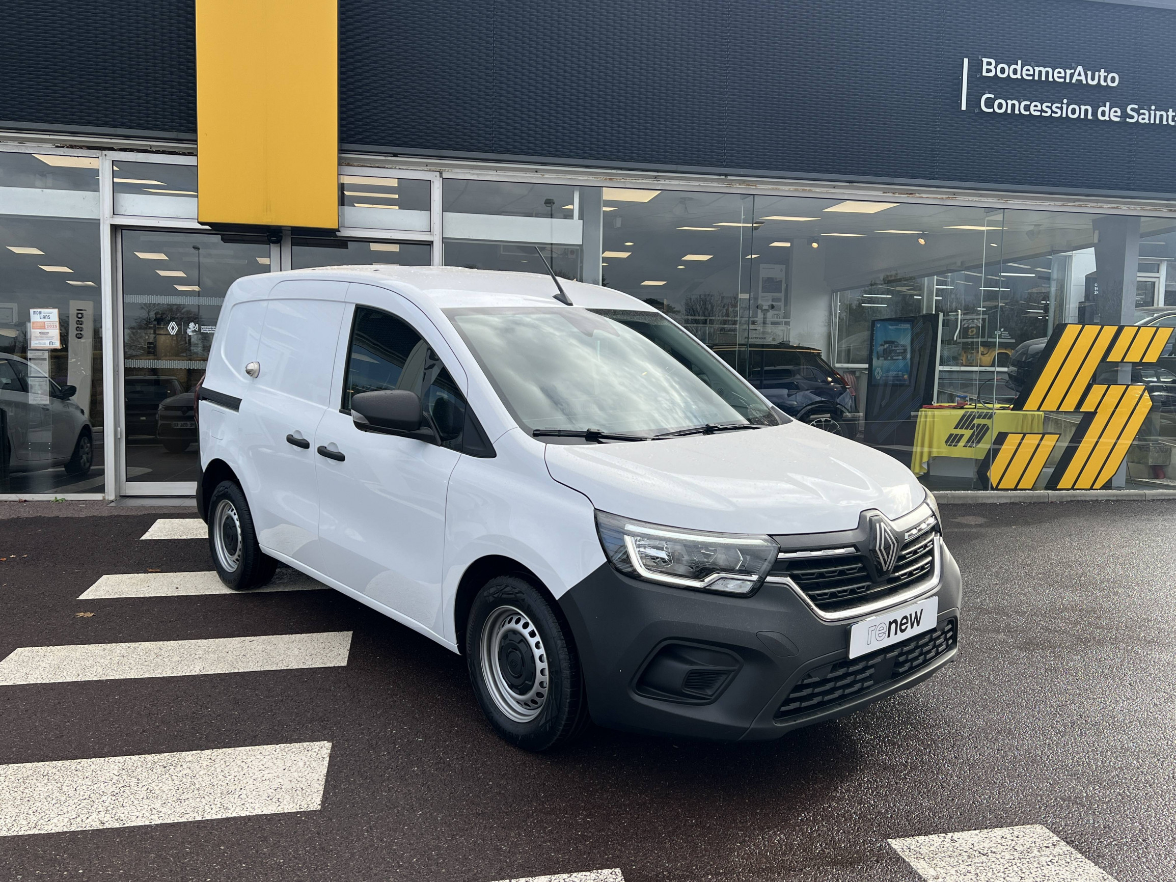 Vente en ligne Renault Kangoo  Blue dCi 95 auto au prix de 32 000 €