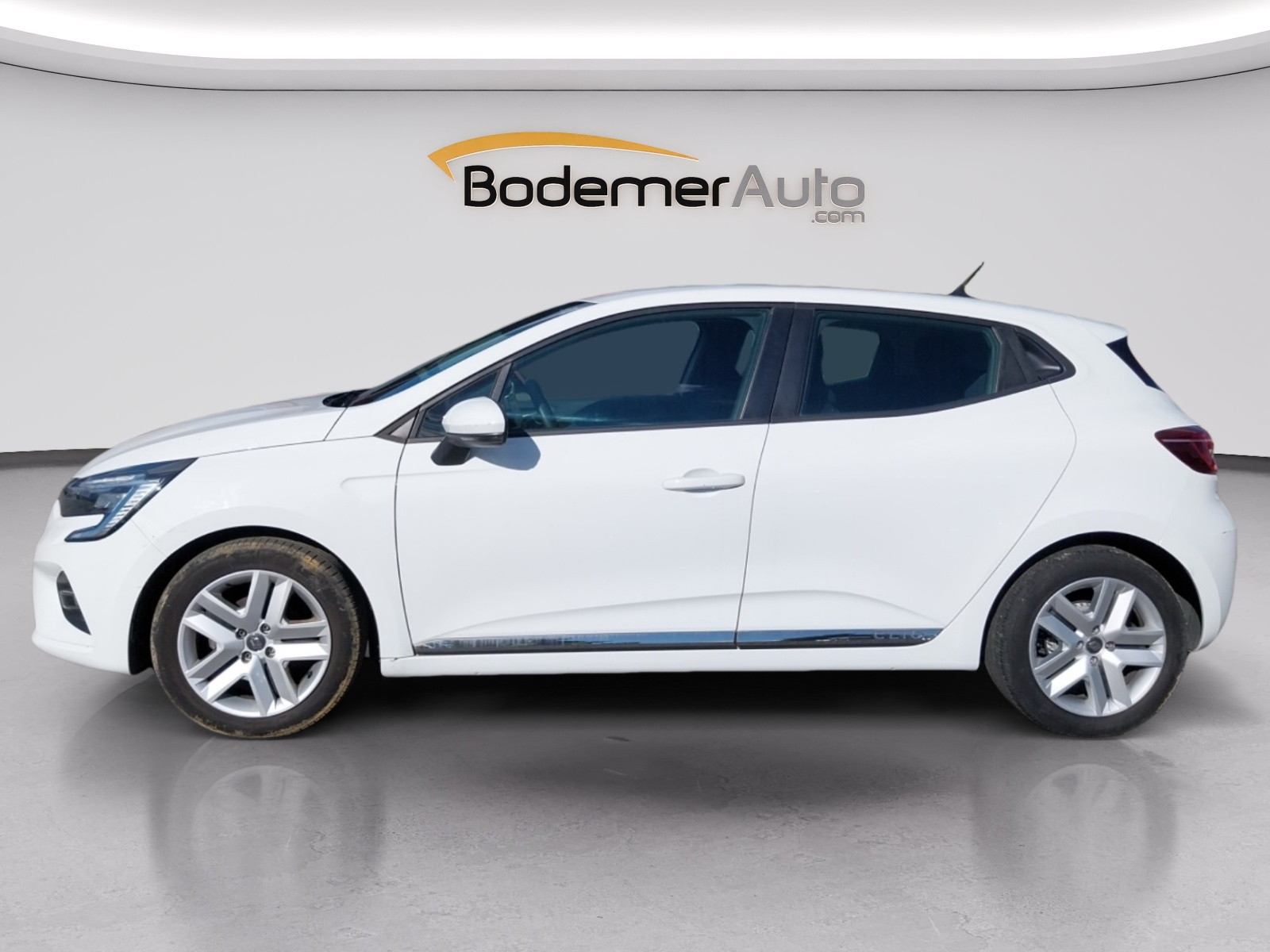 Vente en ligne Renault Clio 5 Clio TCe 90 - 21N au prix de 13 690 €