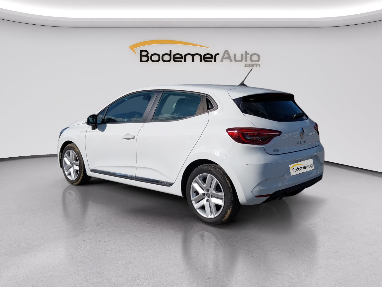 Vente en ligne Renault Clio 5 Clio TCe 90 - 21N au prix de 13 690 €