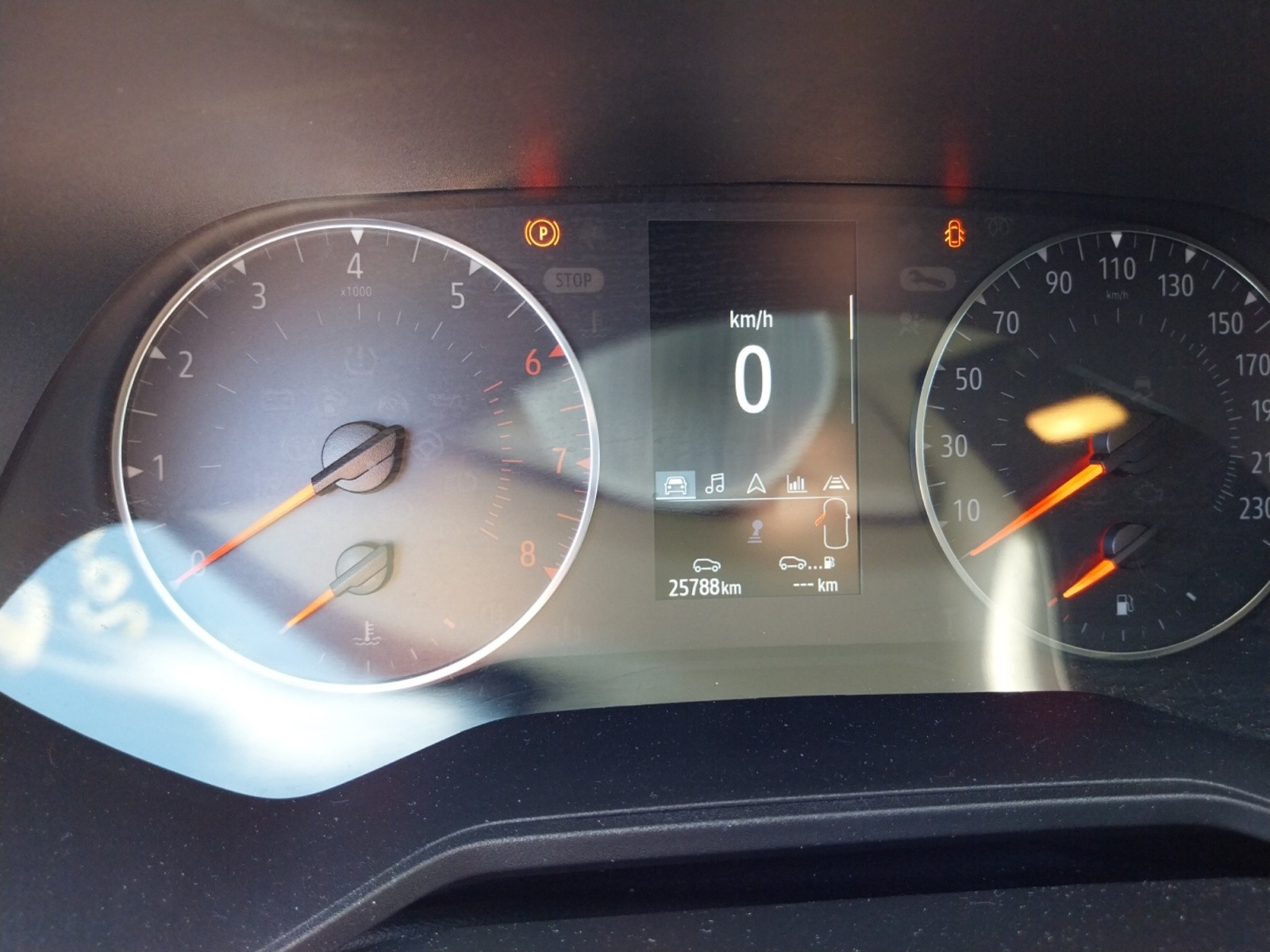 Vente en ligne Renault Clio 5 Clio TCe 90 - 21N au prix de 13 690 €