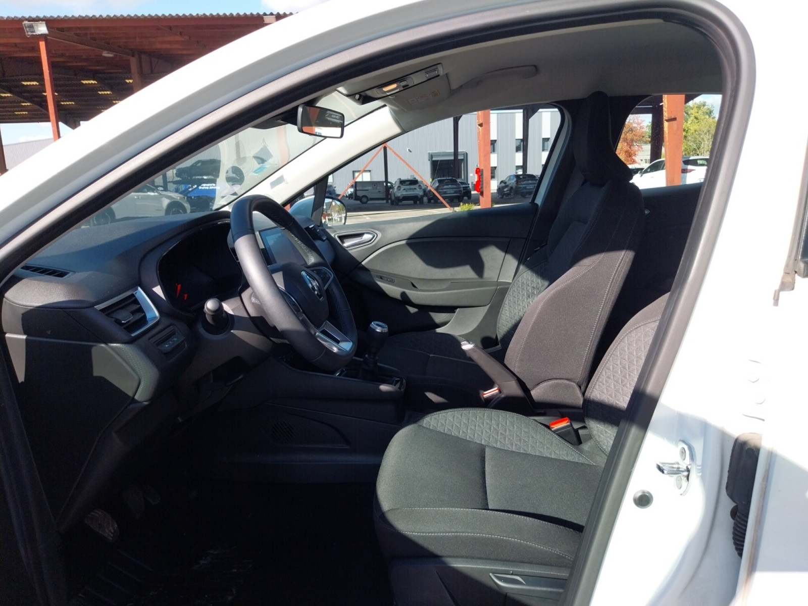 Vente en ligne Renault Clio 5 Clio TCe 90 - 21N au prix de 13 690 €