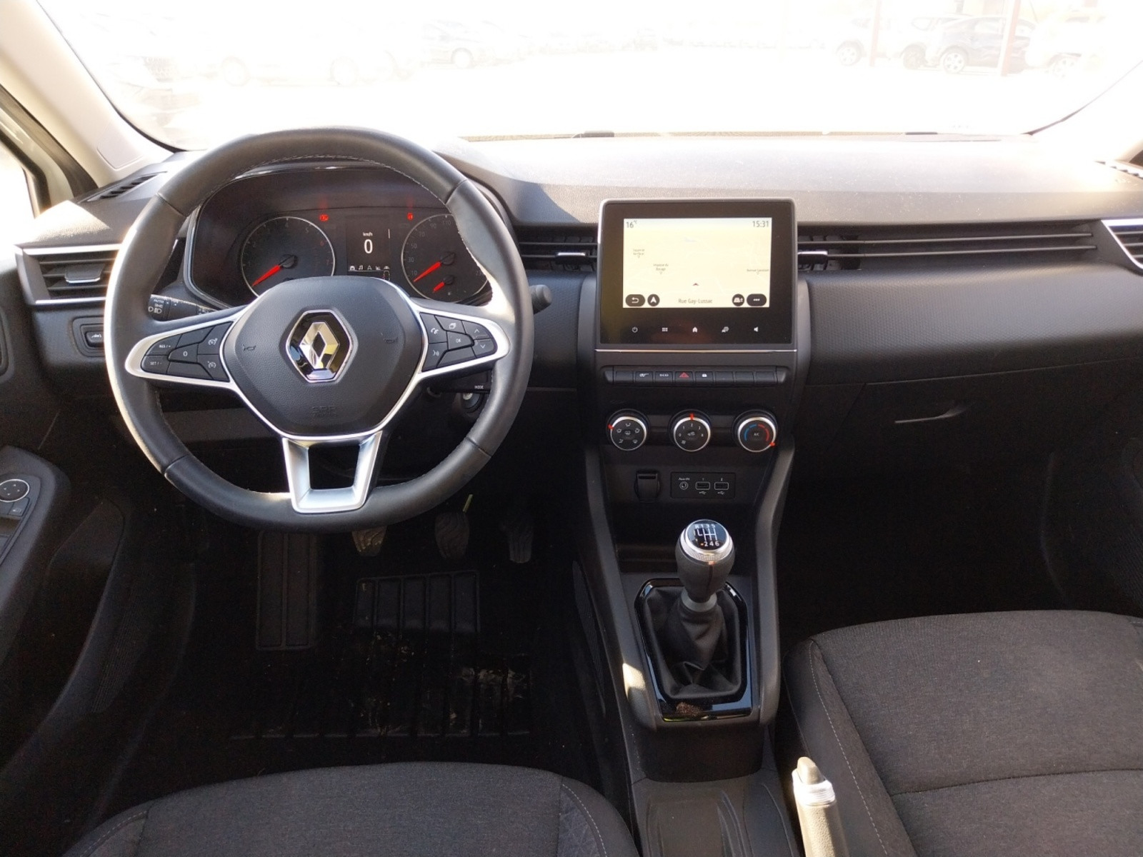 Vente en ligne Renault Clio 5 Clio TCe 90 - 21N au prix de 13 690 €