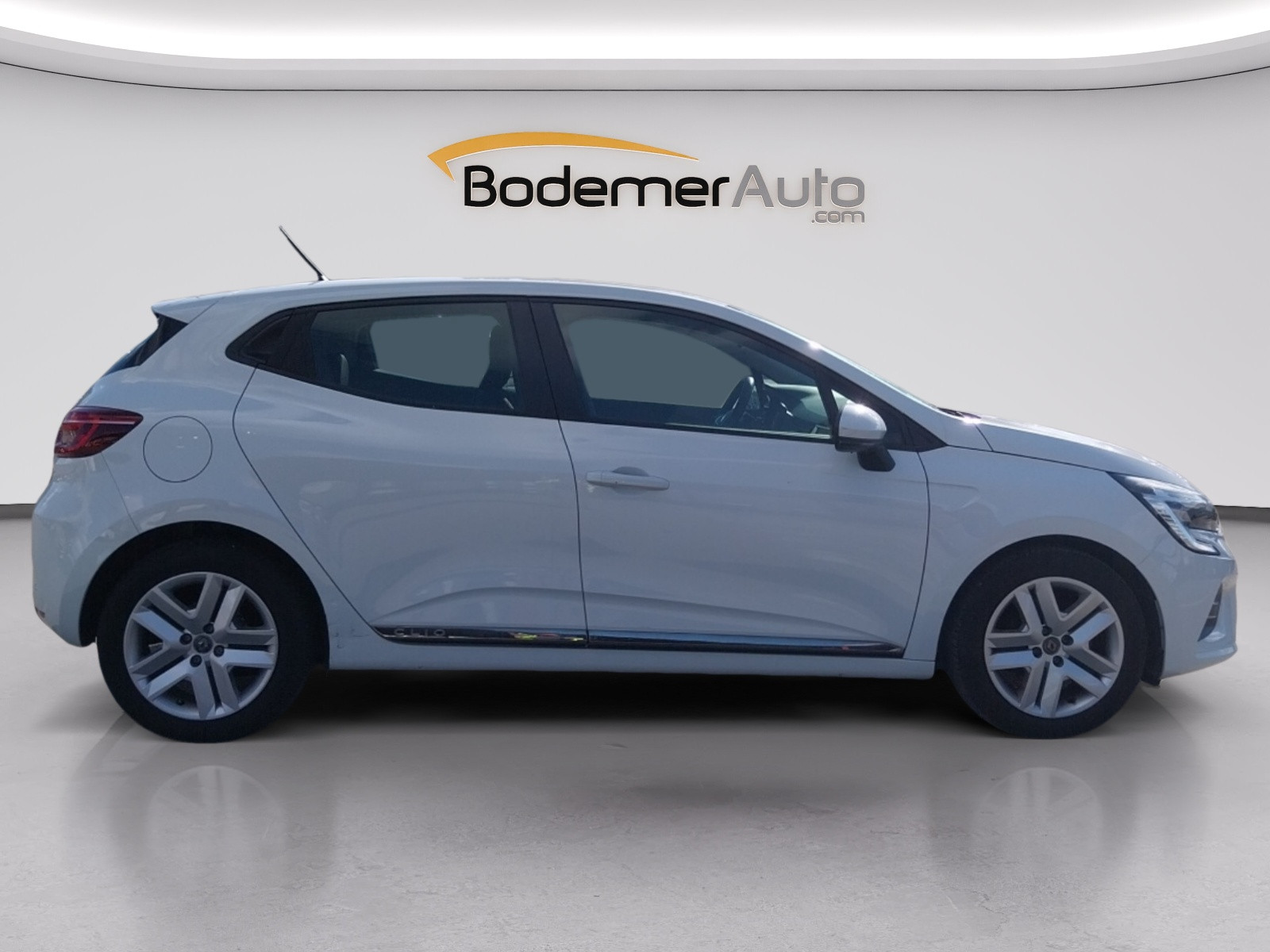 Vente en ligne Renault Clio 5 Clio TCe 90 - 21N au prix de 13 690 €