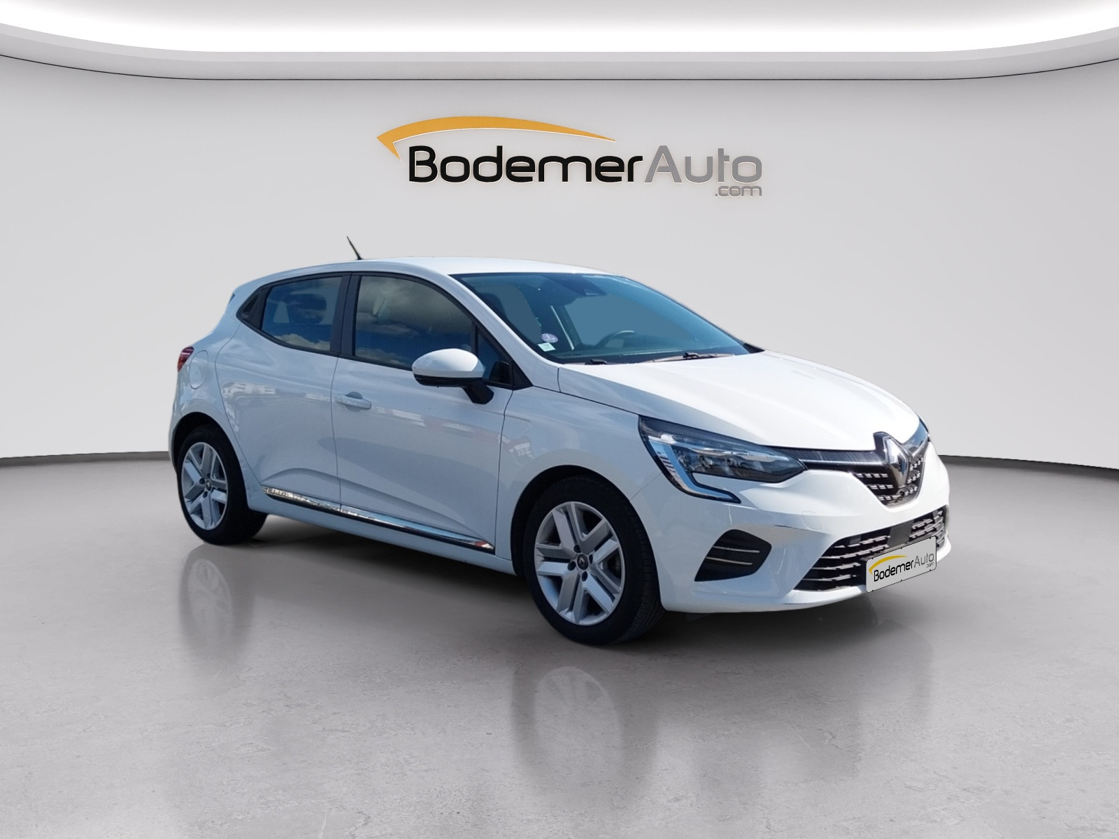 Vente en ligne Renault Clio 5 Clio TCe 90 - 21N au prix de 13 690 €