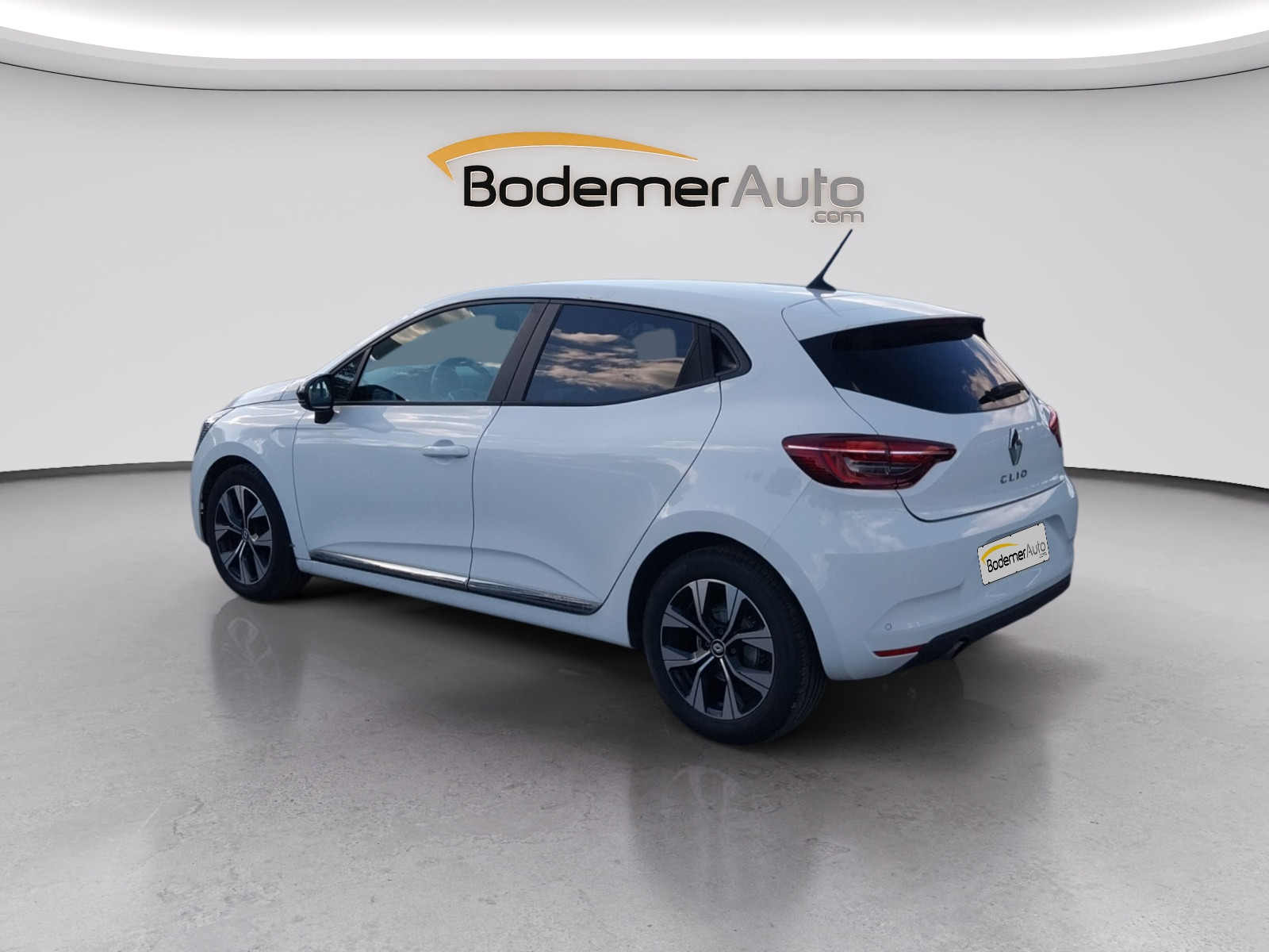 Vente en ligne Renault Clio 5 Clio Blue dCi 100 au prix de 13 490 €