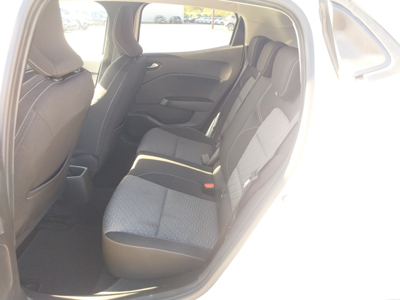 Vente en ligne Renault Clio 5 Clio TCe 90 au prix de 13 690 €