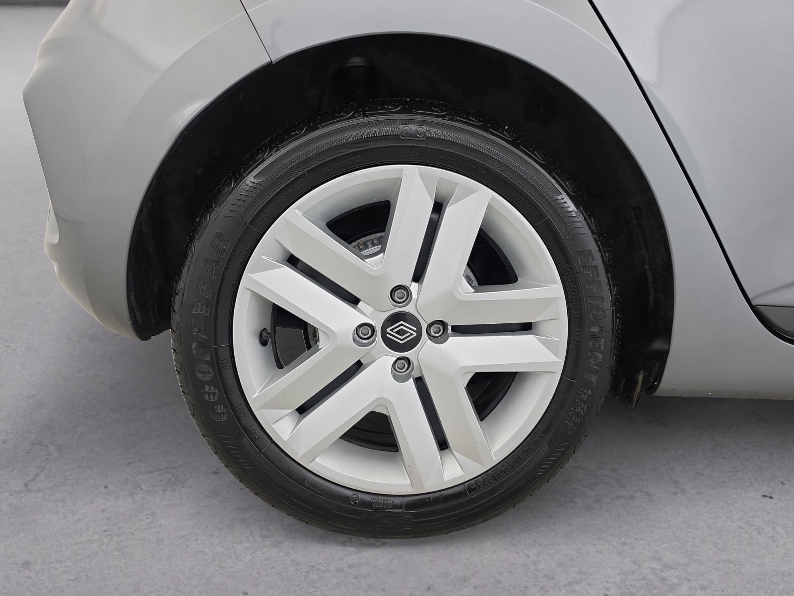 Vente en ligne Renault Clio 5 Clio Blue dCi 100 ch GSR2 au prix de 17 490 €