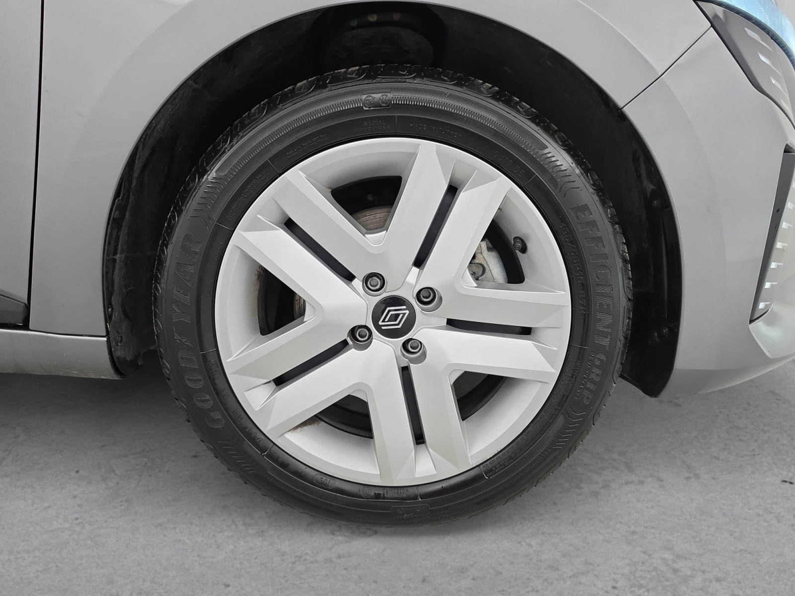Vente en ligne Renault Clio 5 Clio Blue dCi 100 ch GSR2 au prix de 17 490 €