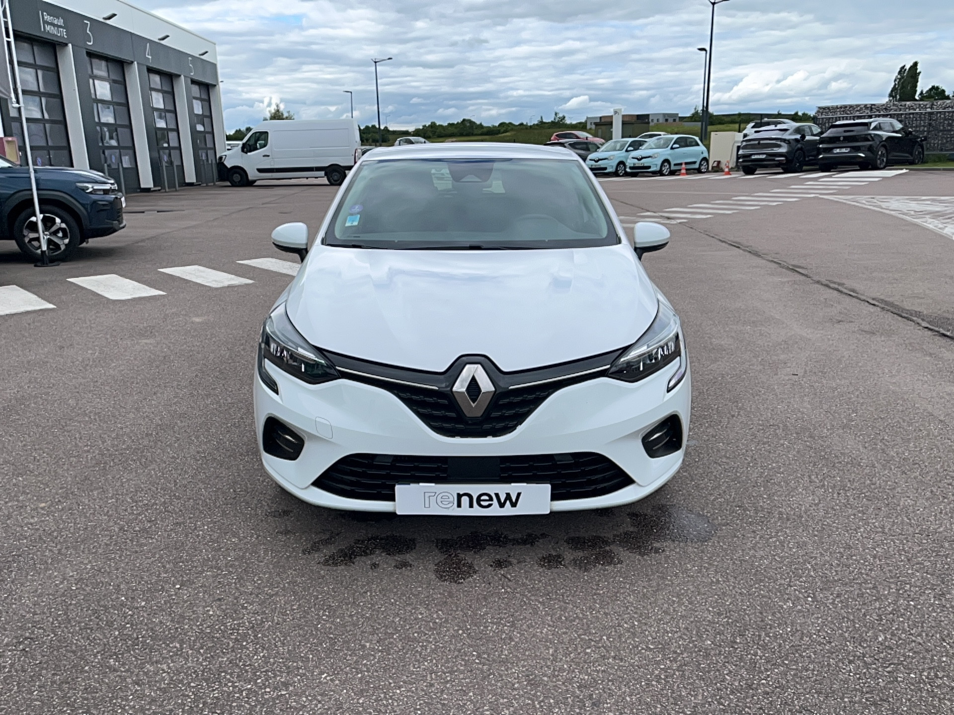 Vente en ligne Renault Clio 5 Clio TCe 90 - 21N au prix de 13 290 €