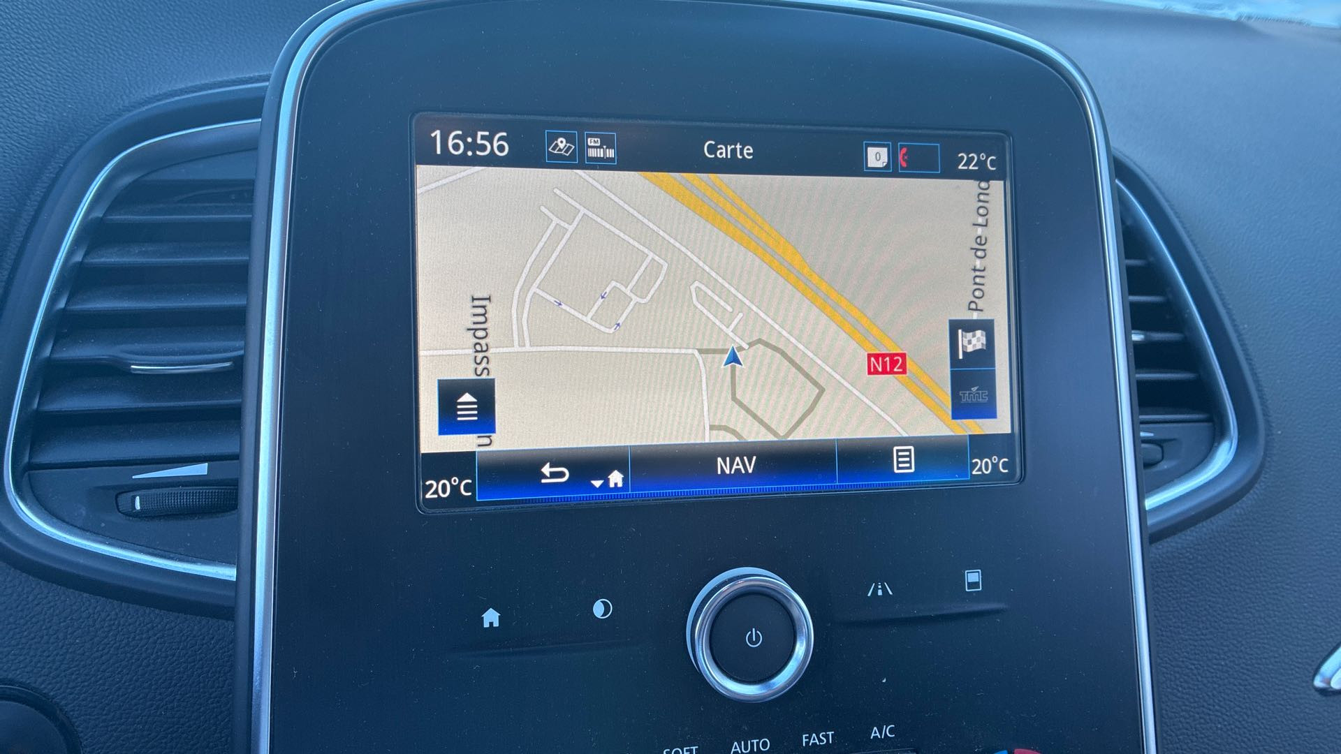 Vente en ligne Renault Scenic 4 Scenic Blue dCi 120 EDC au prix de 14 590 €