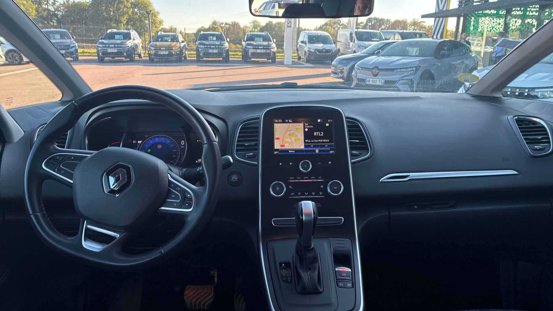 Vente en ligne Renault Scenic 4 Scenic Blue dCi 120 EDC au prix de 14 590 €