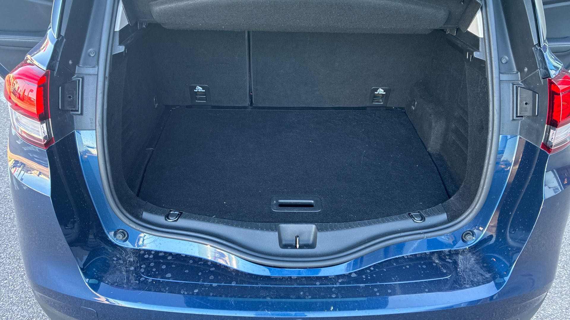 Vente en ligne Renault Scenic 4 Scenic Blue dCi 120 EDC au prix de 14 590 €