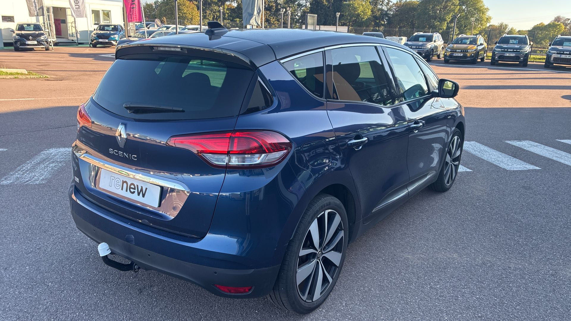 Vente en ligne Renault Scenic 4 Scenic Blue dCi 120 EDC au prix de 14 590 €